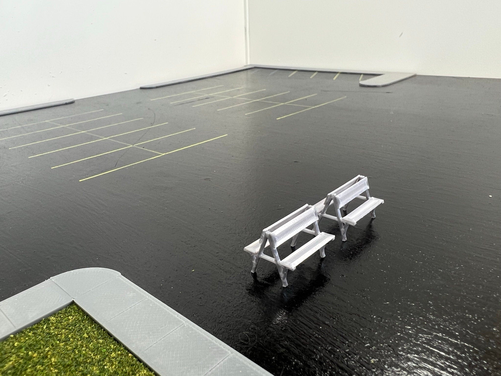 HO Scale Seats for Middle of Festival in Model Trains (3 pack)