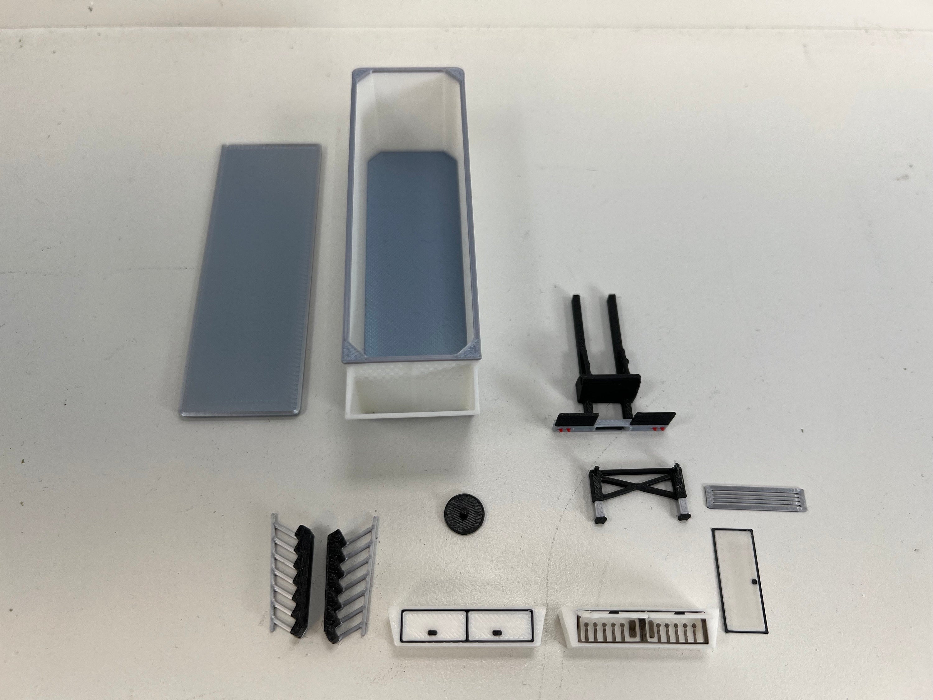 HO Scale PUP Trailer Office/Generator for model trains carnival. With open bottom door and back exhaust.