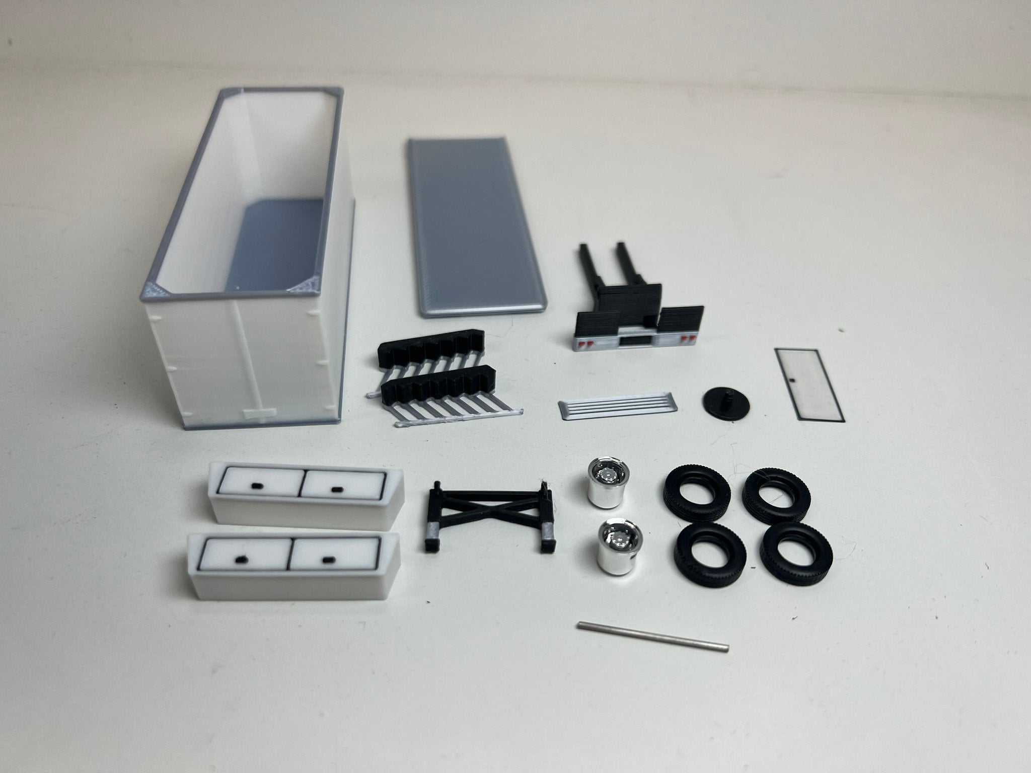 Ho Scale PUP Trailer Office/Generator.