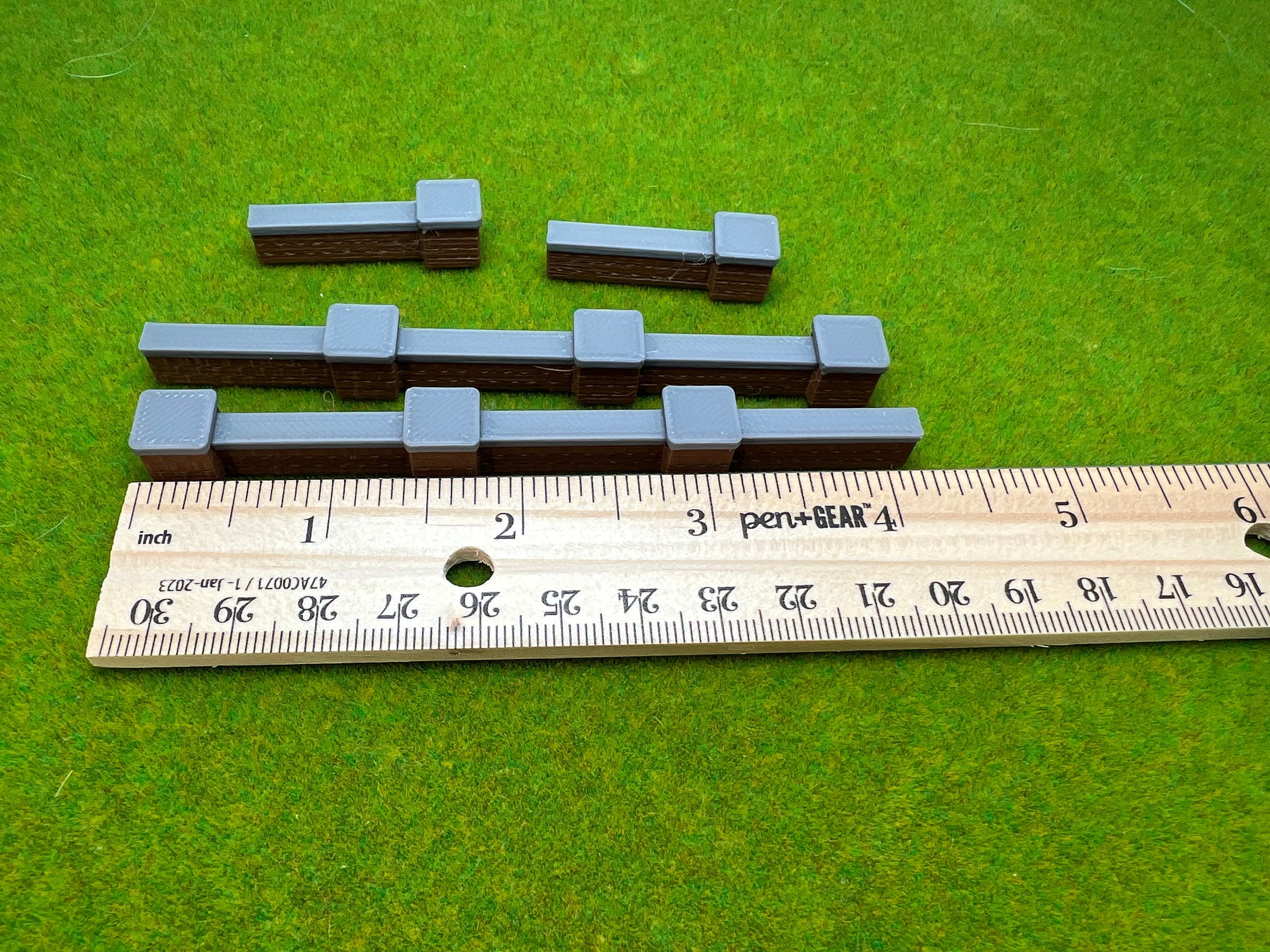HO Scale Brick Fence in color. (4 pack)