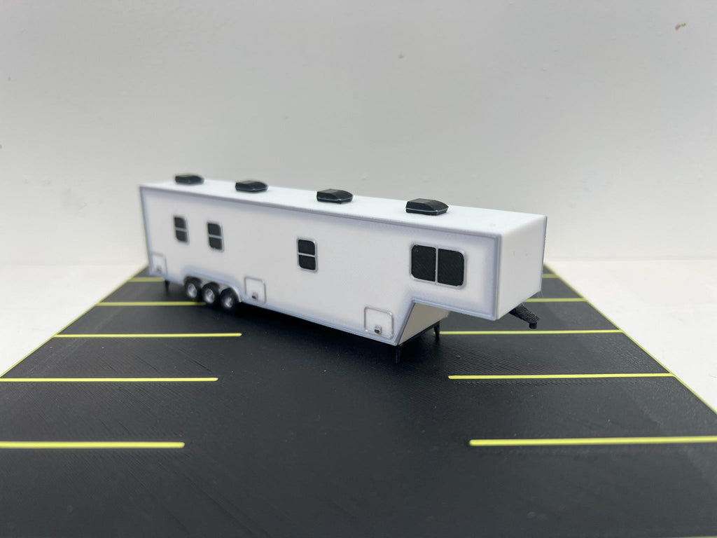 HO Scale 5th Wheel Bunkhouse Trailer