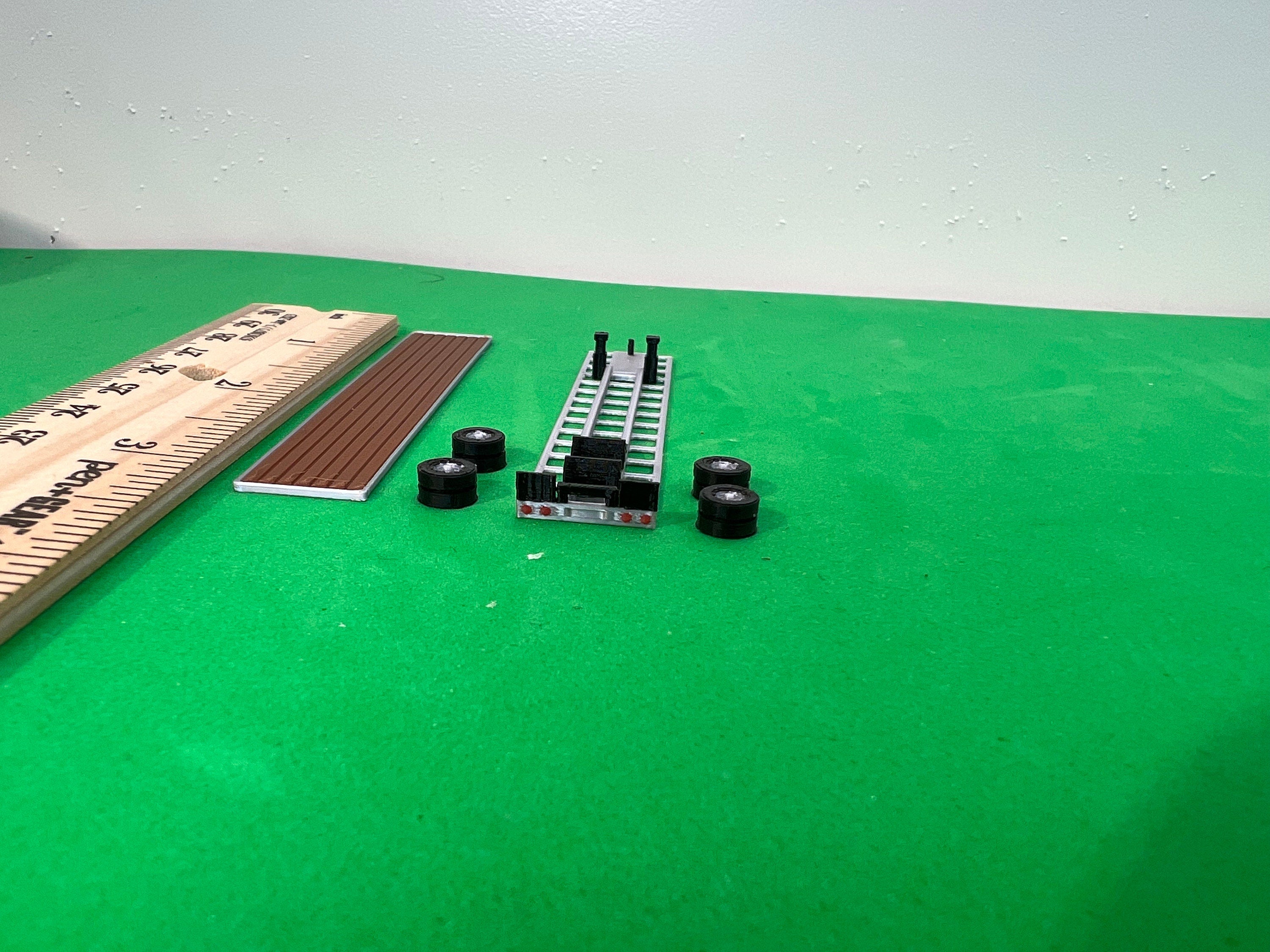 N Scale 53ft Flat Deck Trailer.