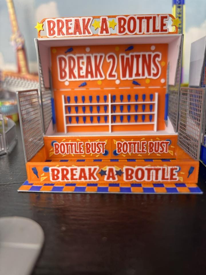 HO Scale Break-a-Bottle Game Booth