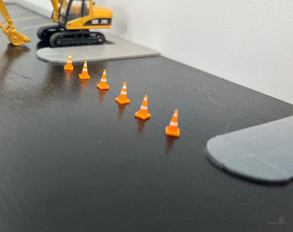 HO Scale Traffic Cones for Construction Site in color (20 pack)