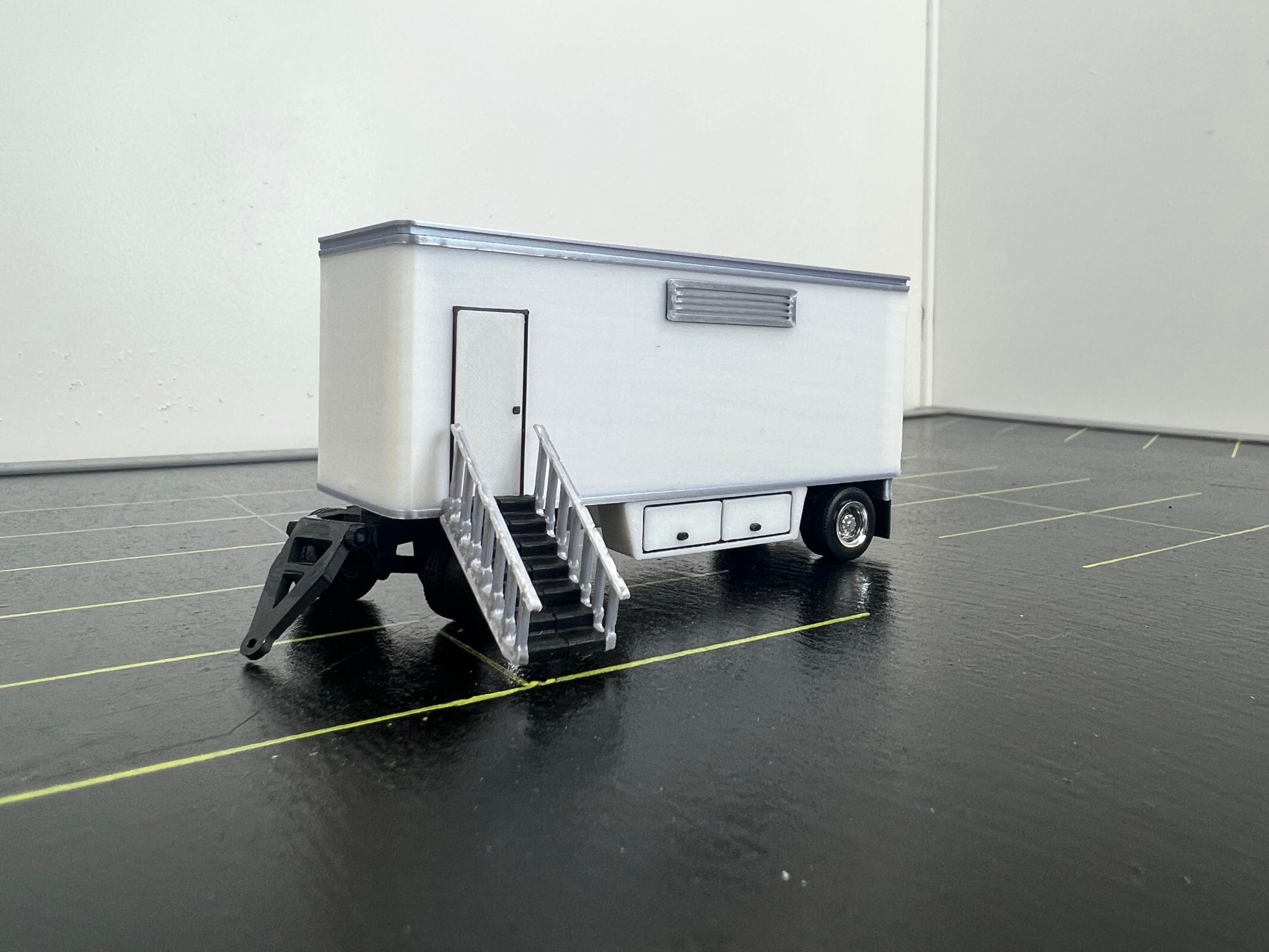 Ho Scale PUP Trailer Office/Generator. – StateLineCustoms