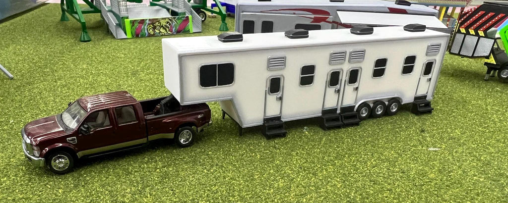 HO Scale 5th Wheel Bunkhouse Trailer