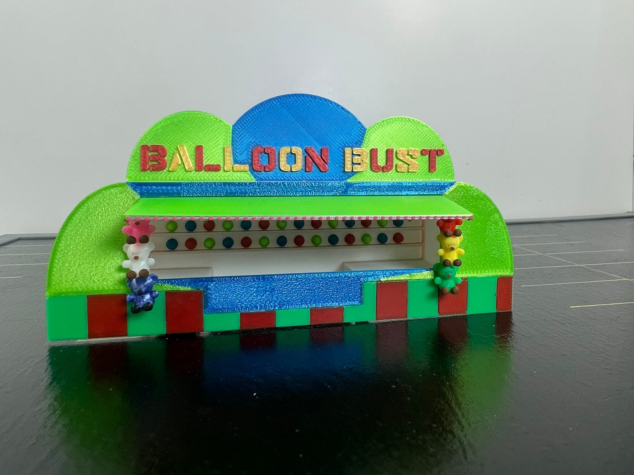 HO Scale Bear Prize for carnival game (8 pack)