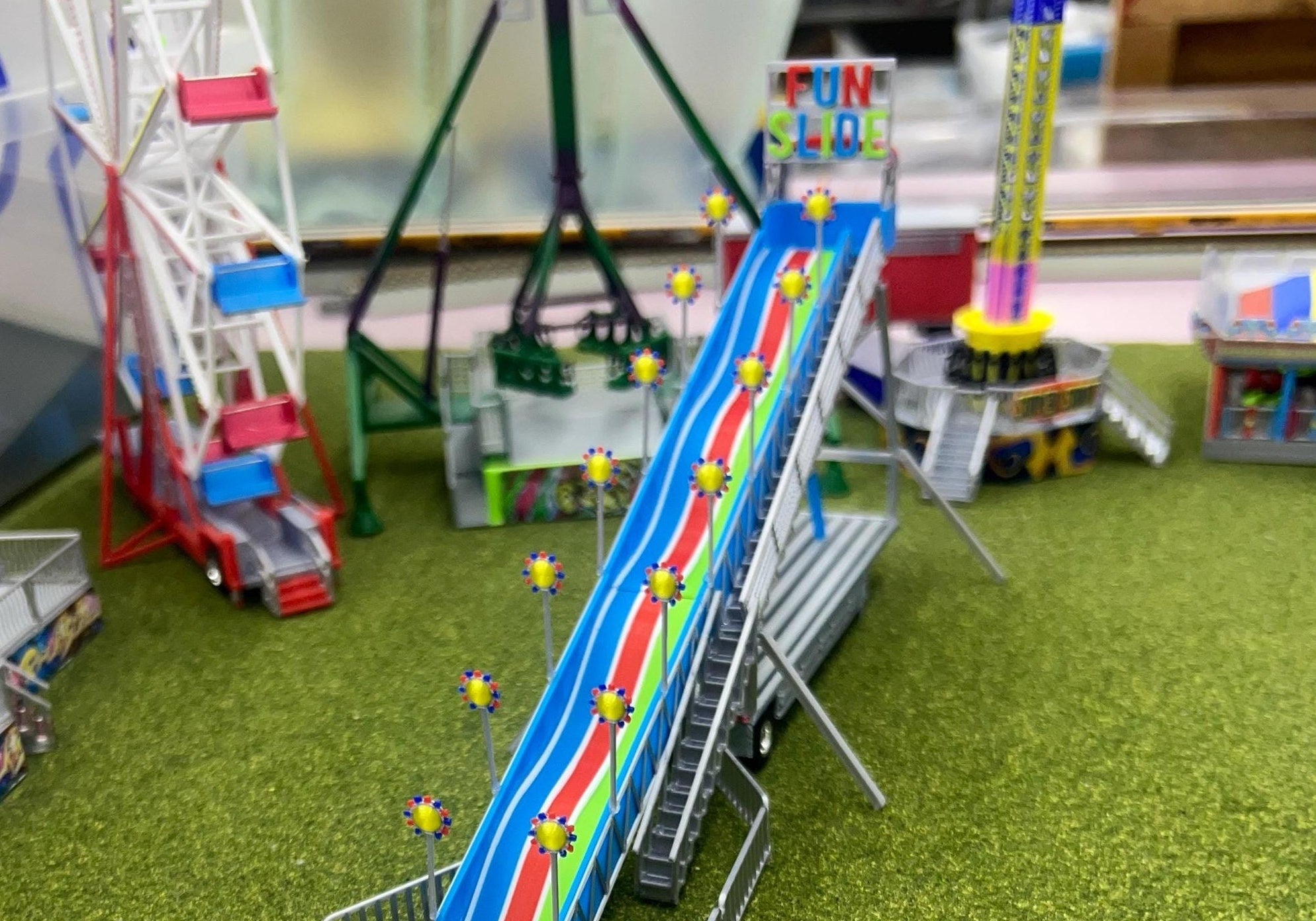 HO Scale Fun Slide 1/87