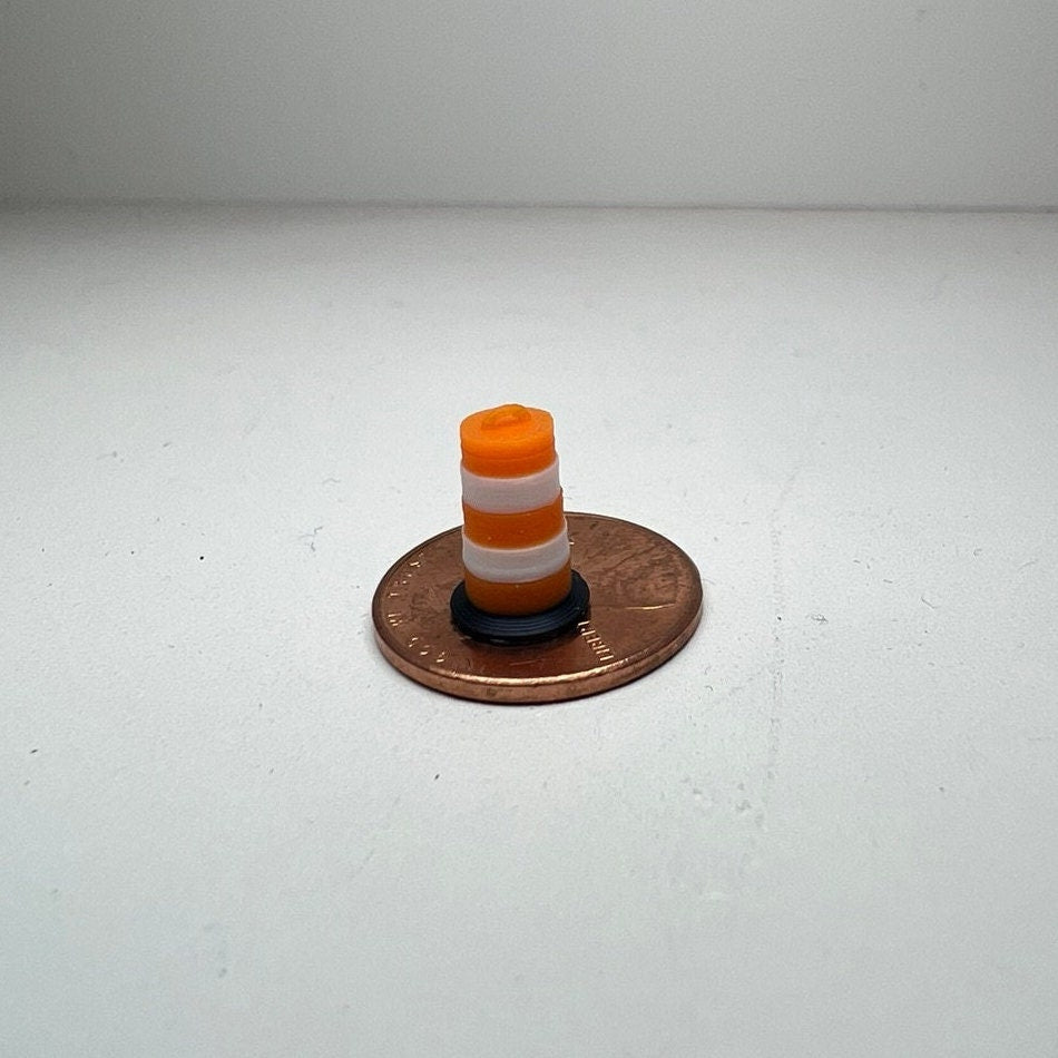 HO Scale Traffic Barrel for Construction Site in color (6 pack)