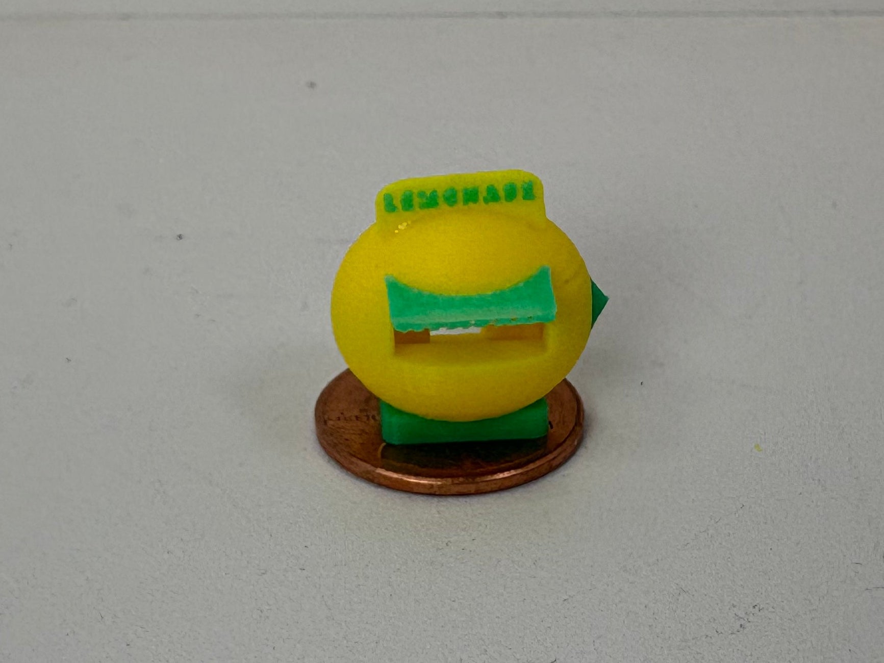 N Scale Root Beer & Lemonade Stands (2 pack, one of each)