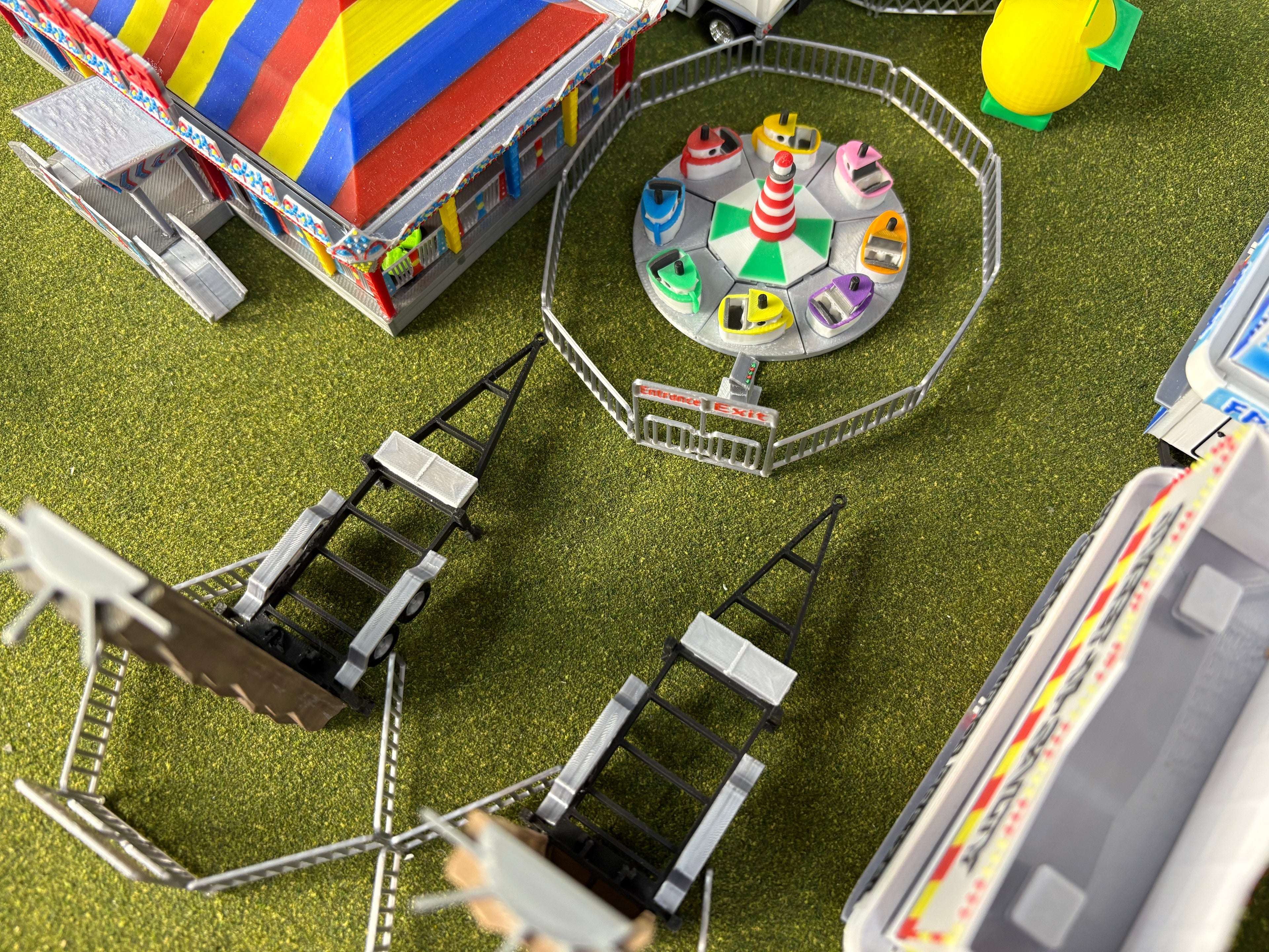 HO Scale Rock Climbing Wall (dark rock or sandstone)