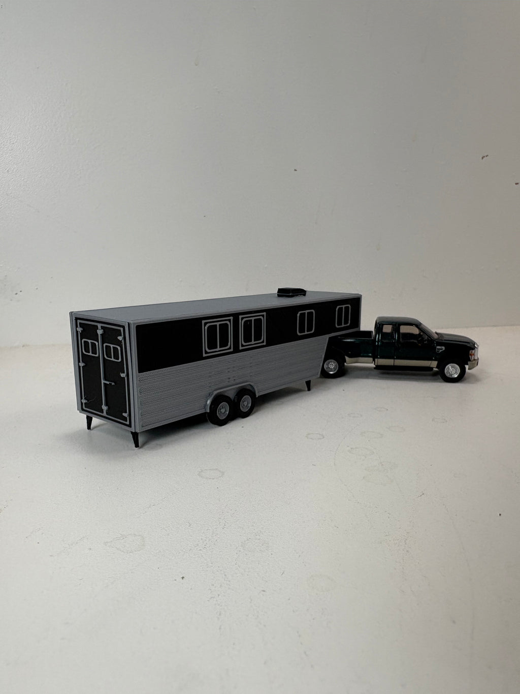 HO Scale Small Horse Trailer (white or black)