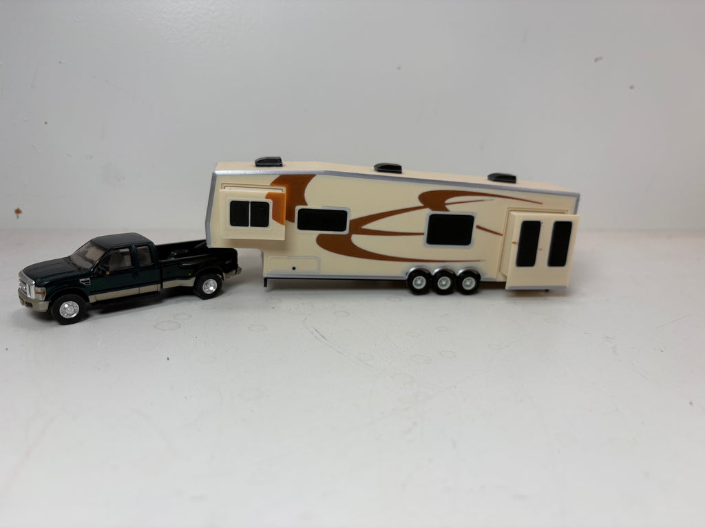 HO Scale 5th Wheel Camper Trailer Kit (tan in color)