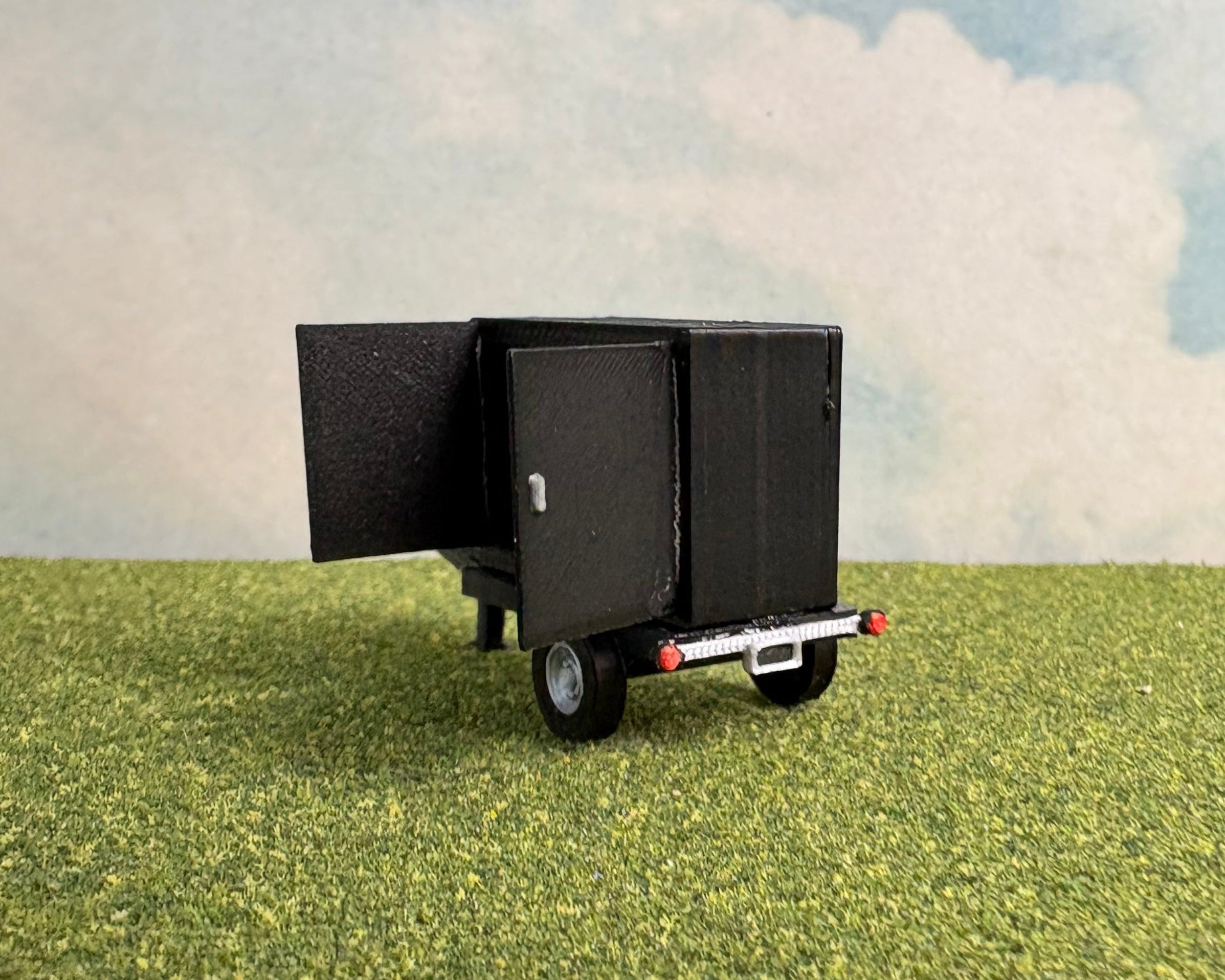 HO Scale BBQ Smoker Trailer