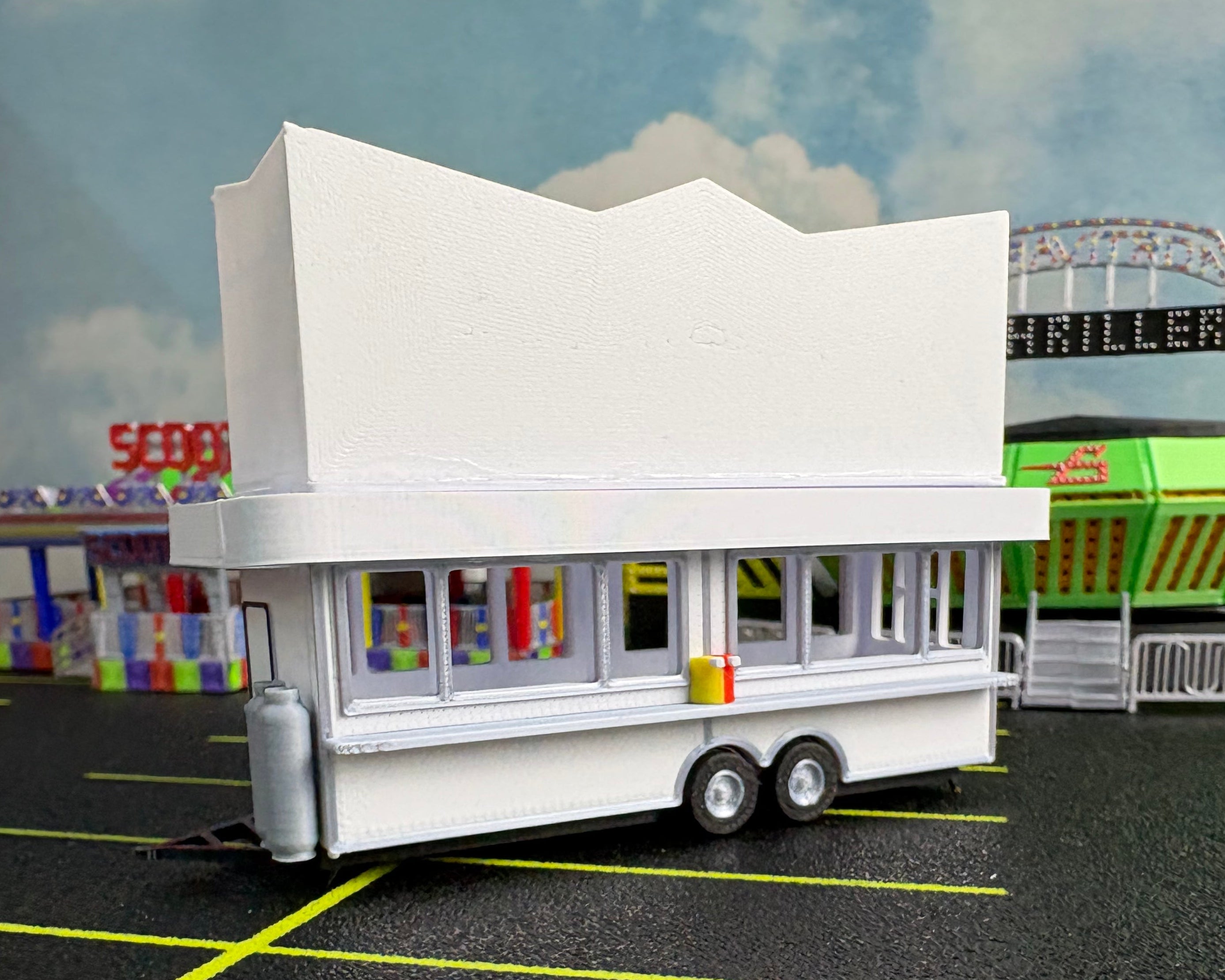 HO Scale White Food Trailer (modeler's special)