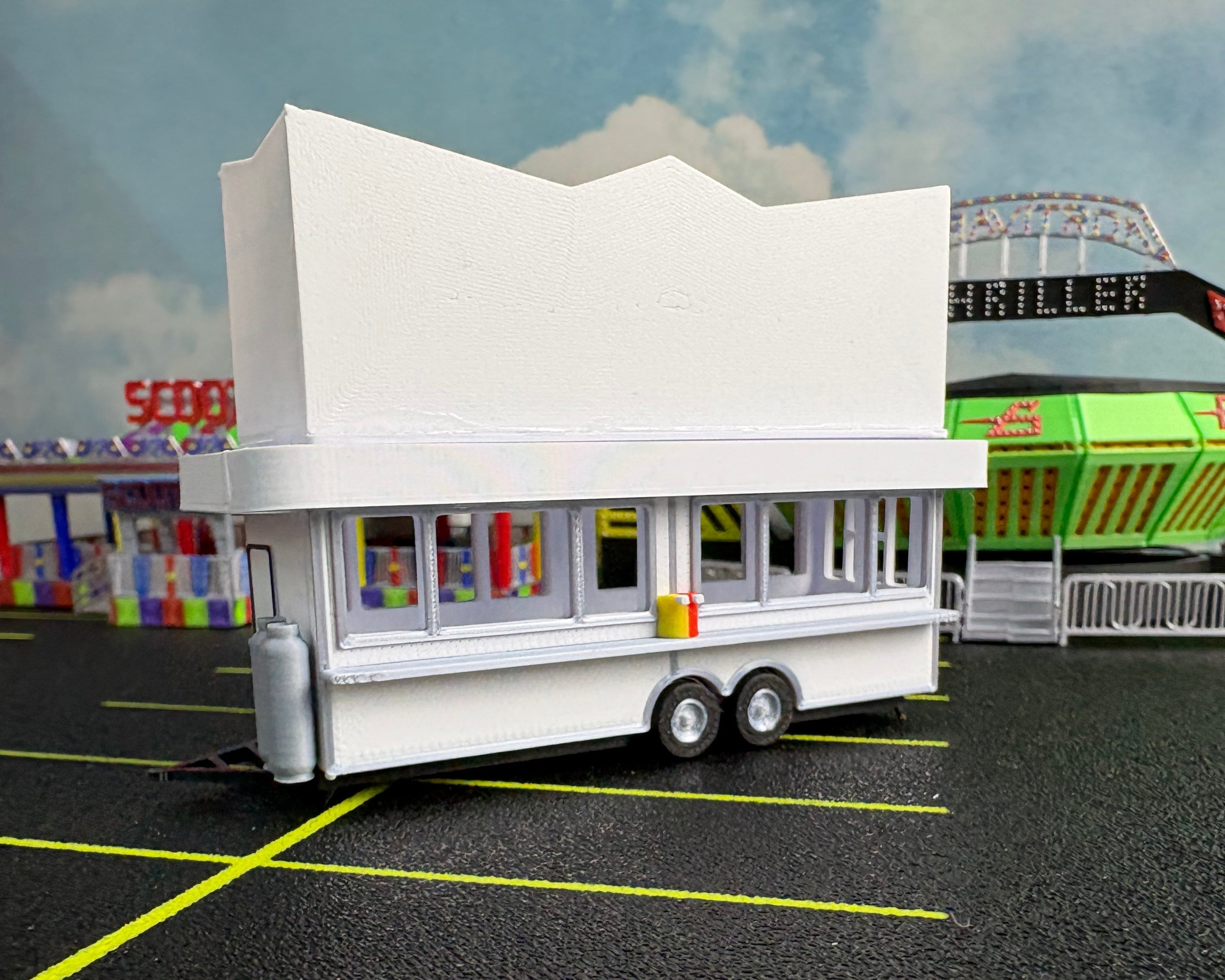 HO Scale White Food Trailer (modeler's special)