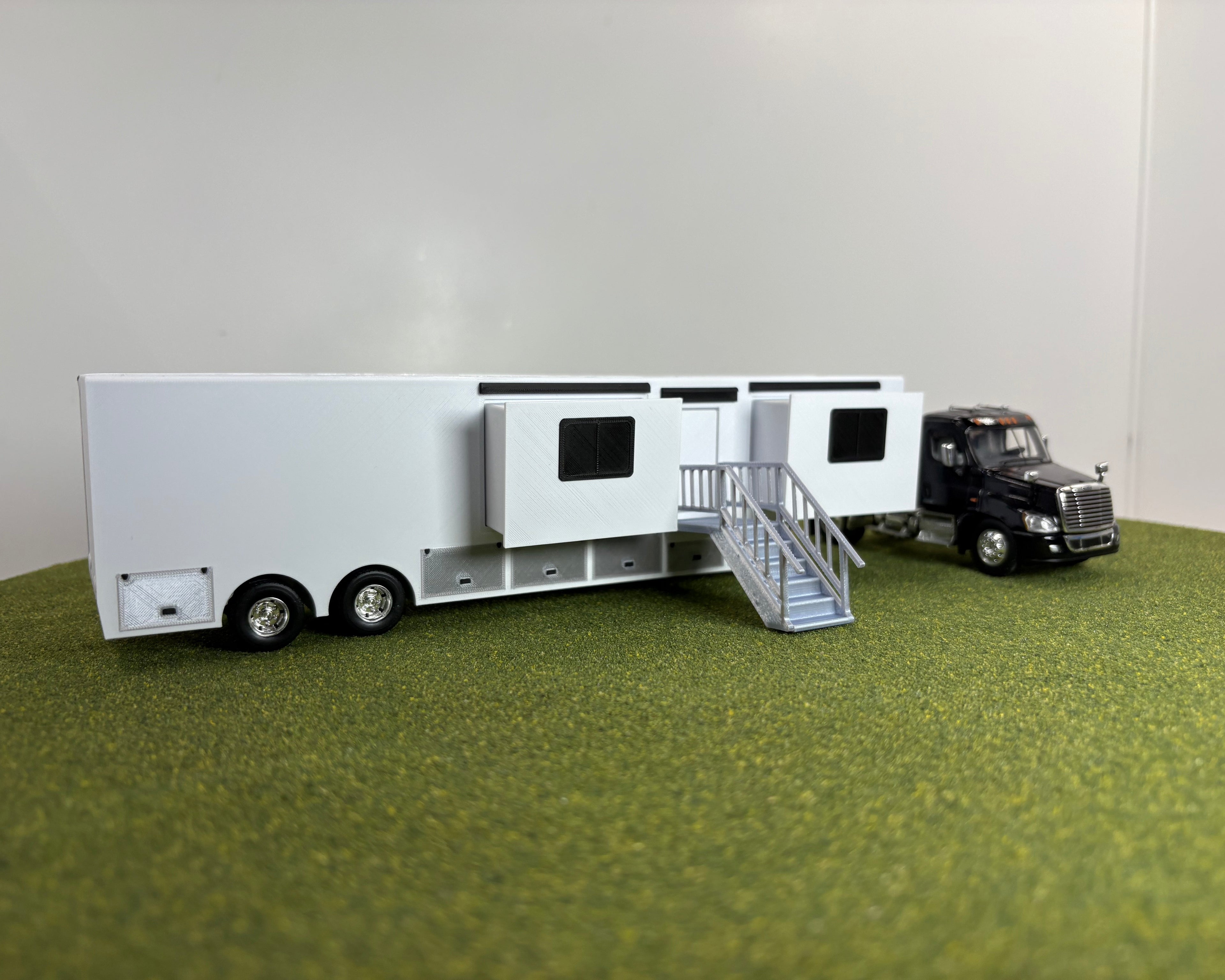 1/64 Scale Office Trailer Kit (white in color)