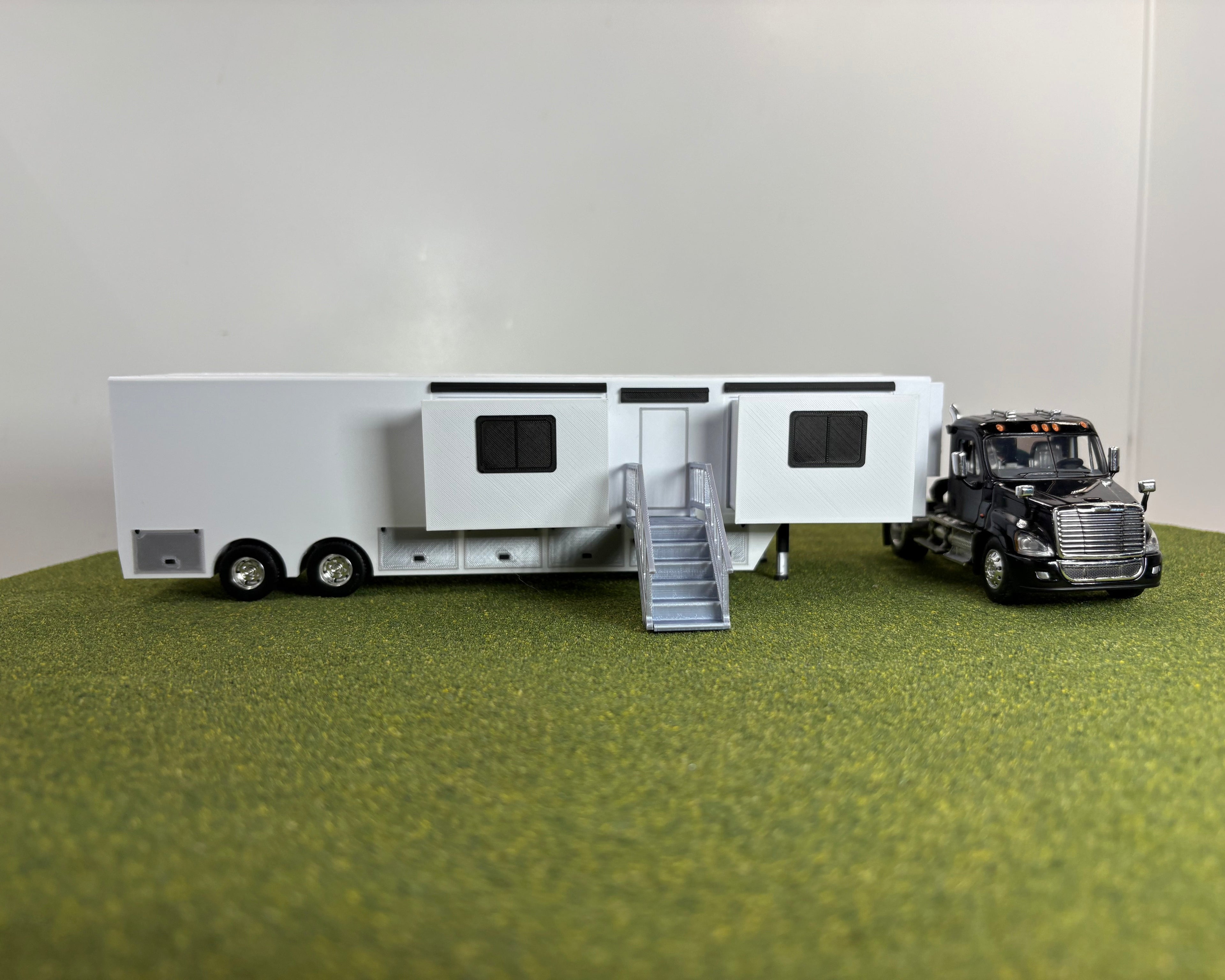 1/64 Scale Office Trailer Kit (white in color)