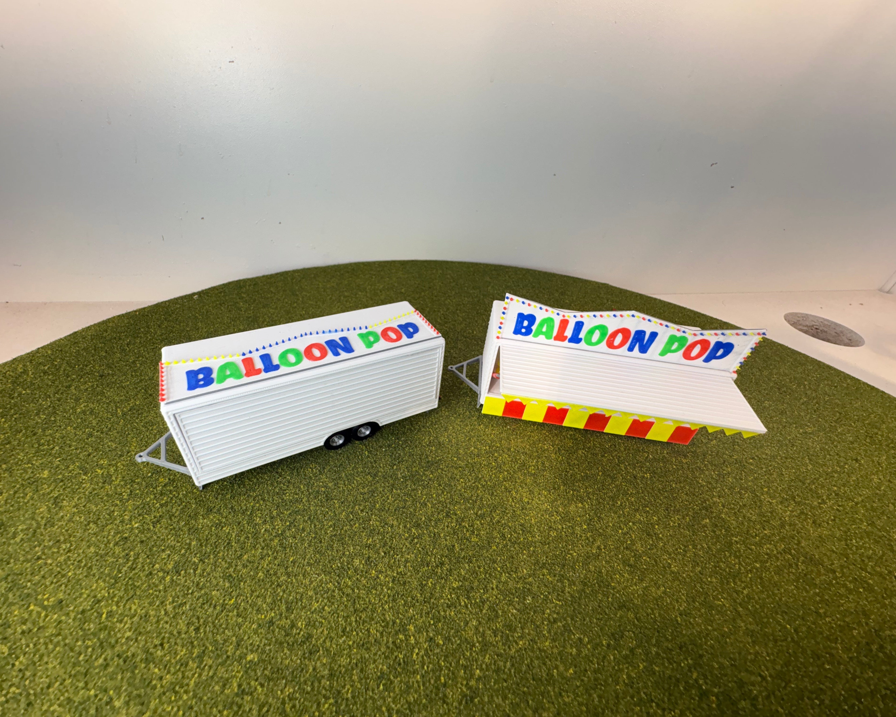 HO Scale Balloon Pop Game Booth