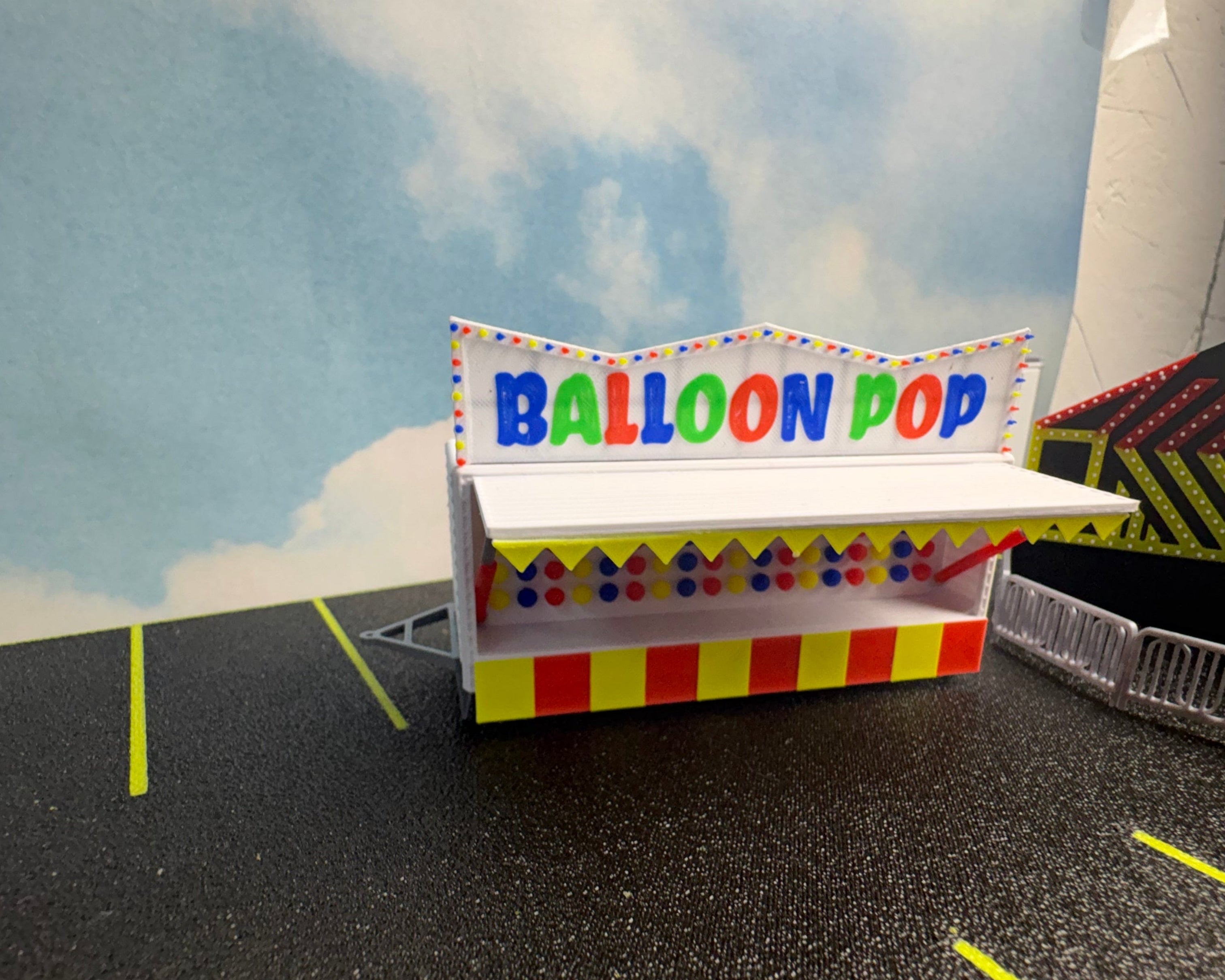 HO Scale Balloon Pop Game Booth