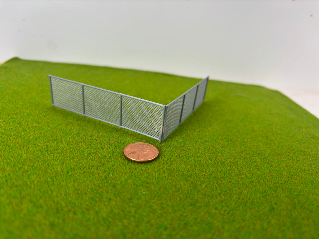 HO Scale chain link fence & gates (3.5"x1") (4 pack - 2 fence & 2 gates or 4 fence)
