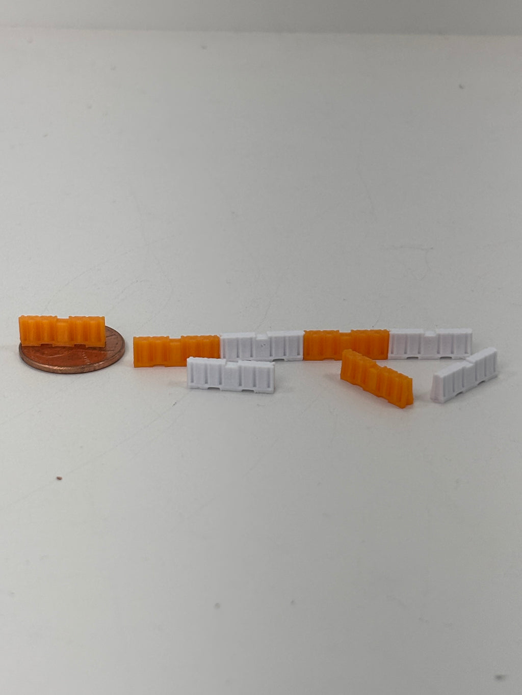 N Scale Construction Barrier (8 pack - 4 white & 4 orange)