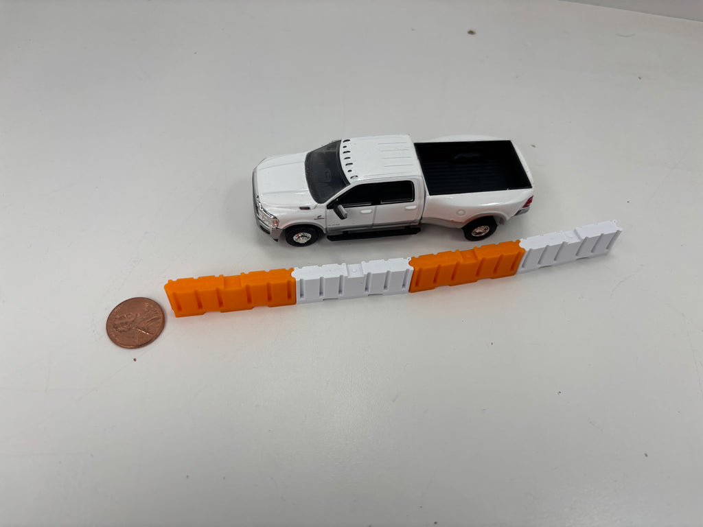 1/64 Construction Barrier (4 pack - 2 white & 2 orange)
