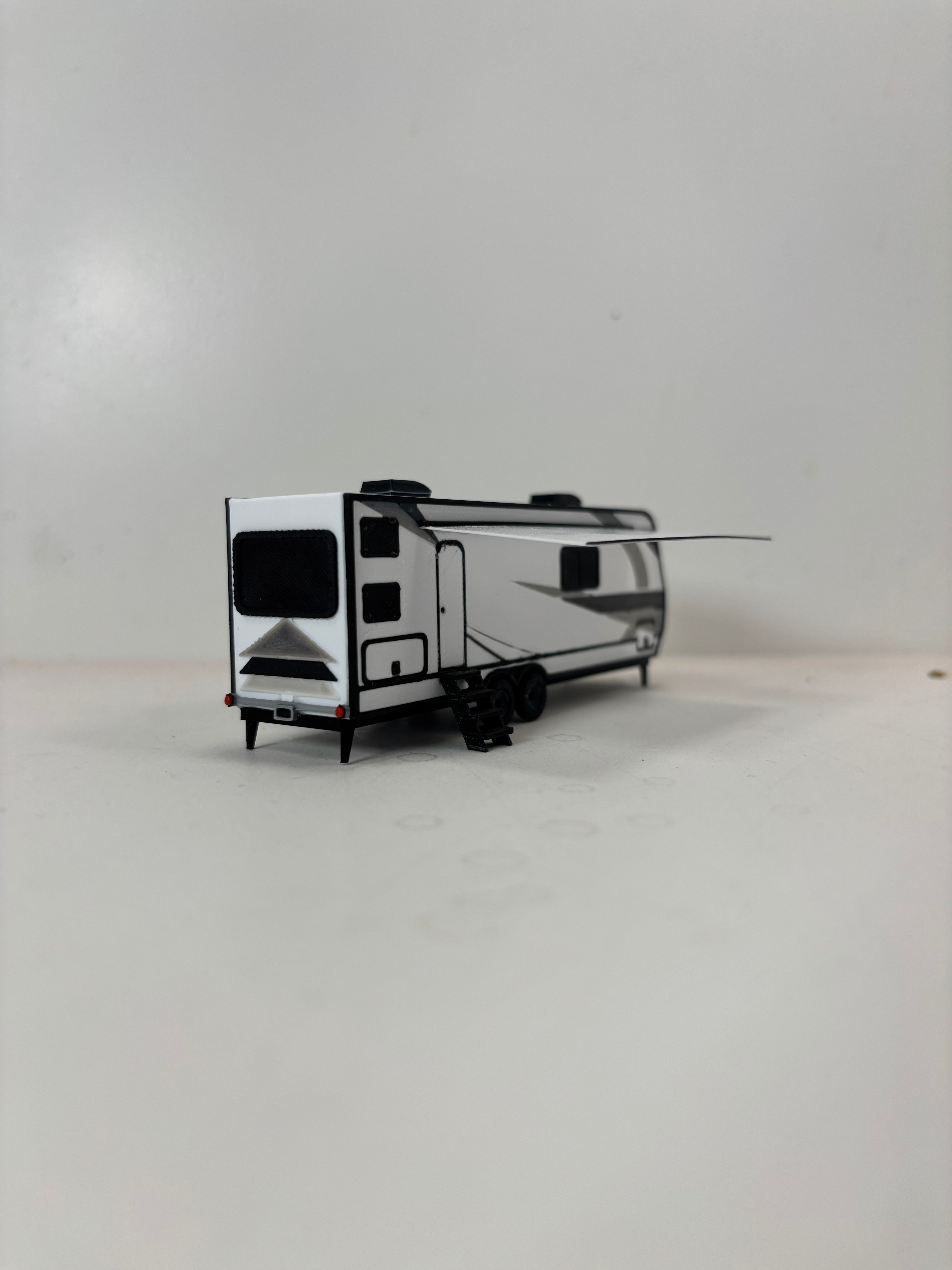 HO Scale Bumper Pull Camper 1/87
