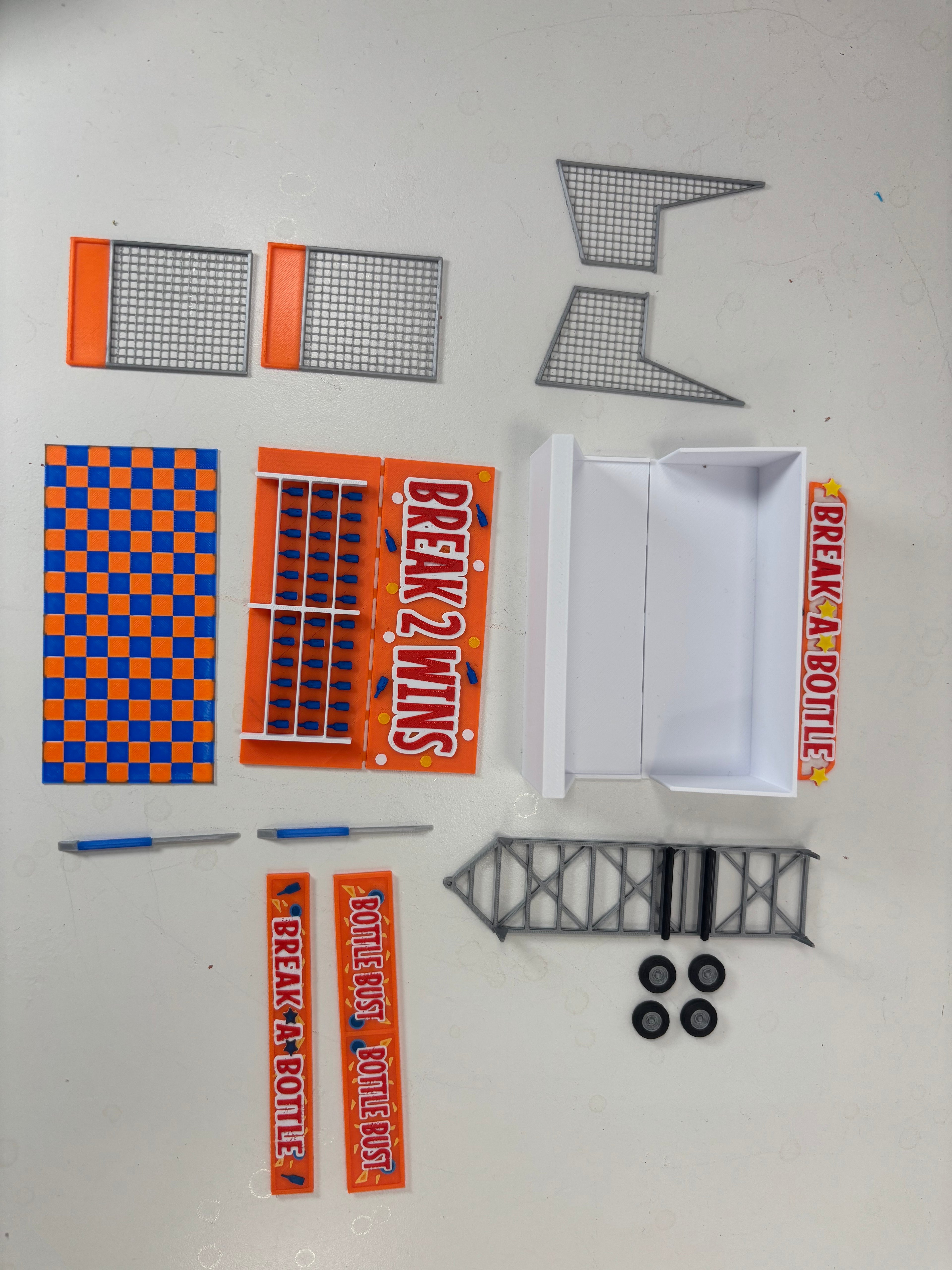 HO Scale Break-a-Bottle Game Booth