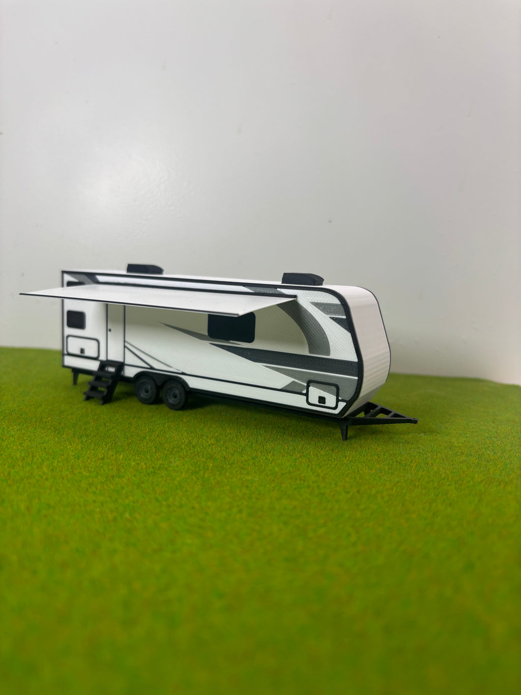 1/64 Scale Bumper Pull Camper