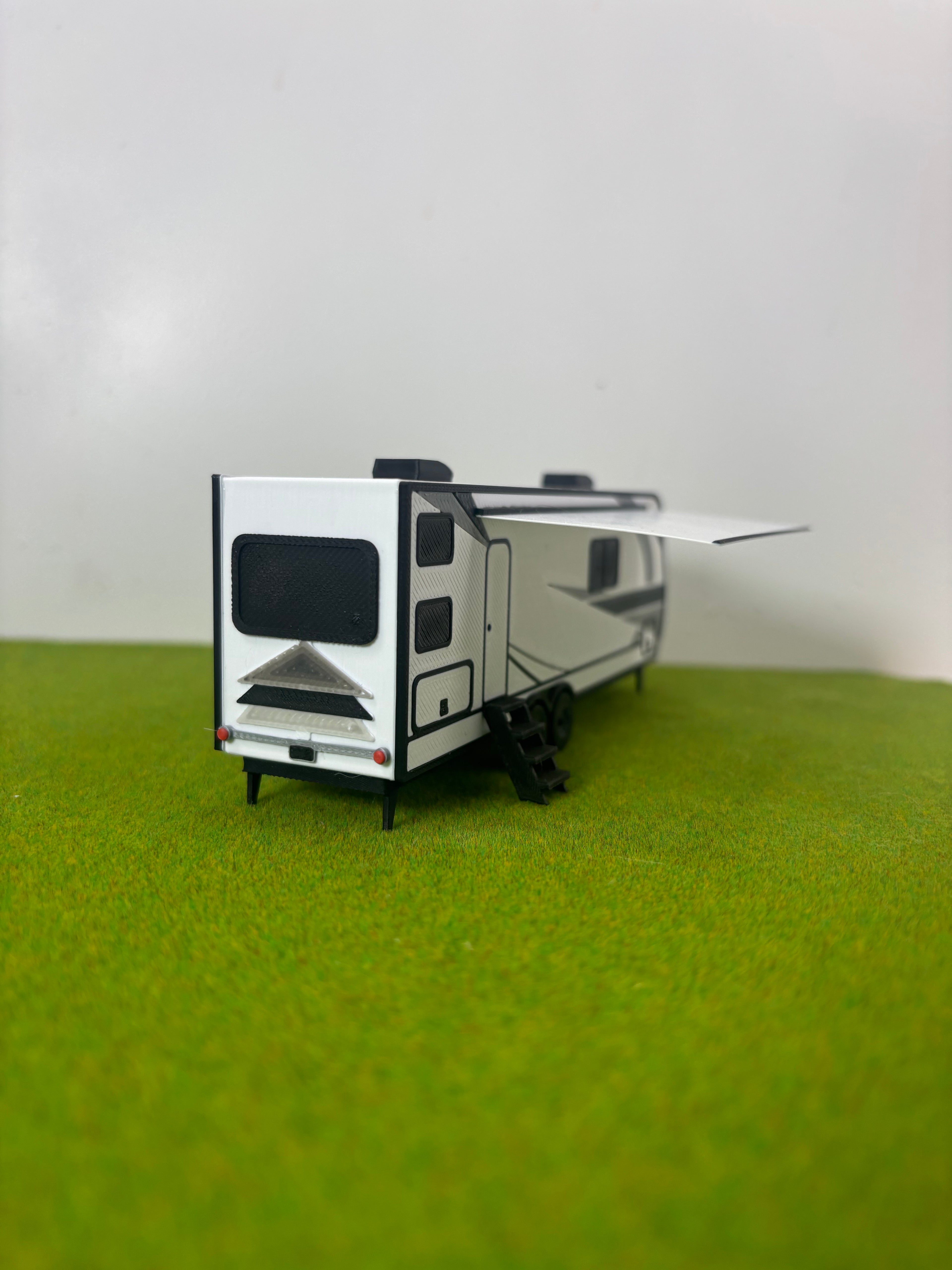 1/64 Scale Bumper Pull Camper