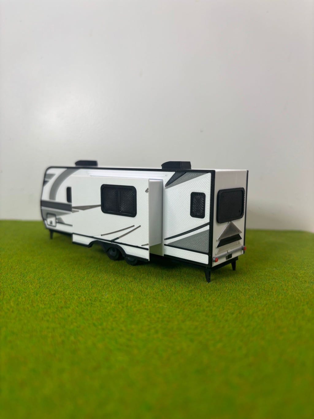 1/64 Scale Bumper Pull Camper