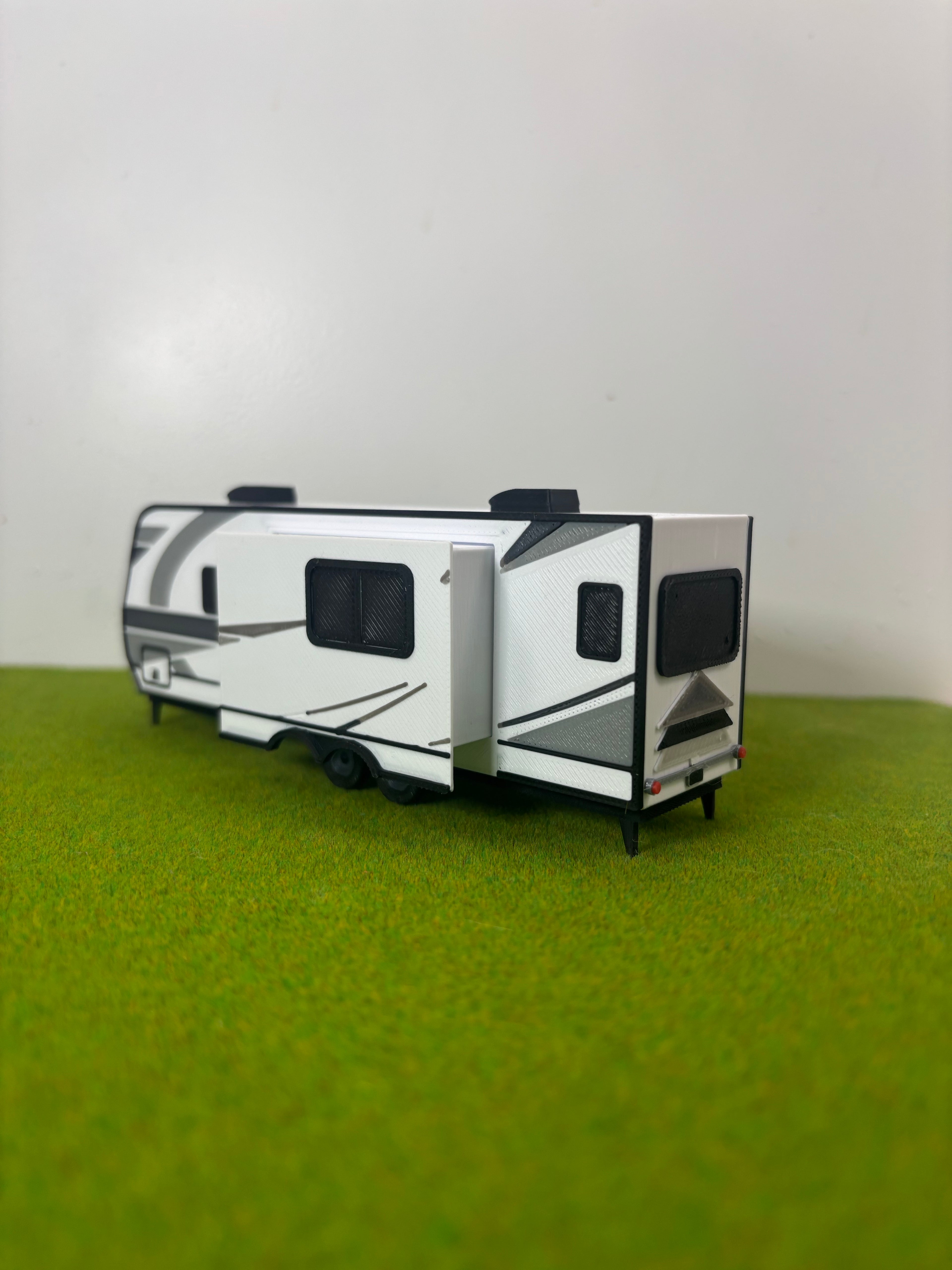 1/64 Scale Bumper Pull Camper