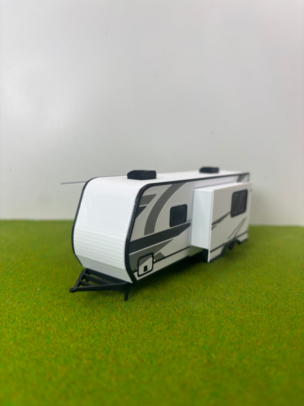 1/64 Scale Bumper Pull Camper