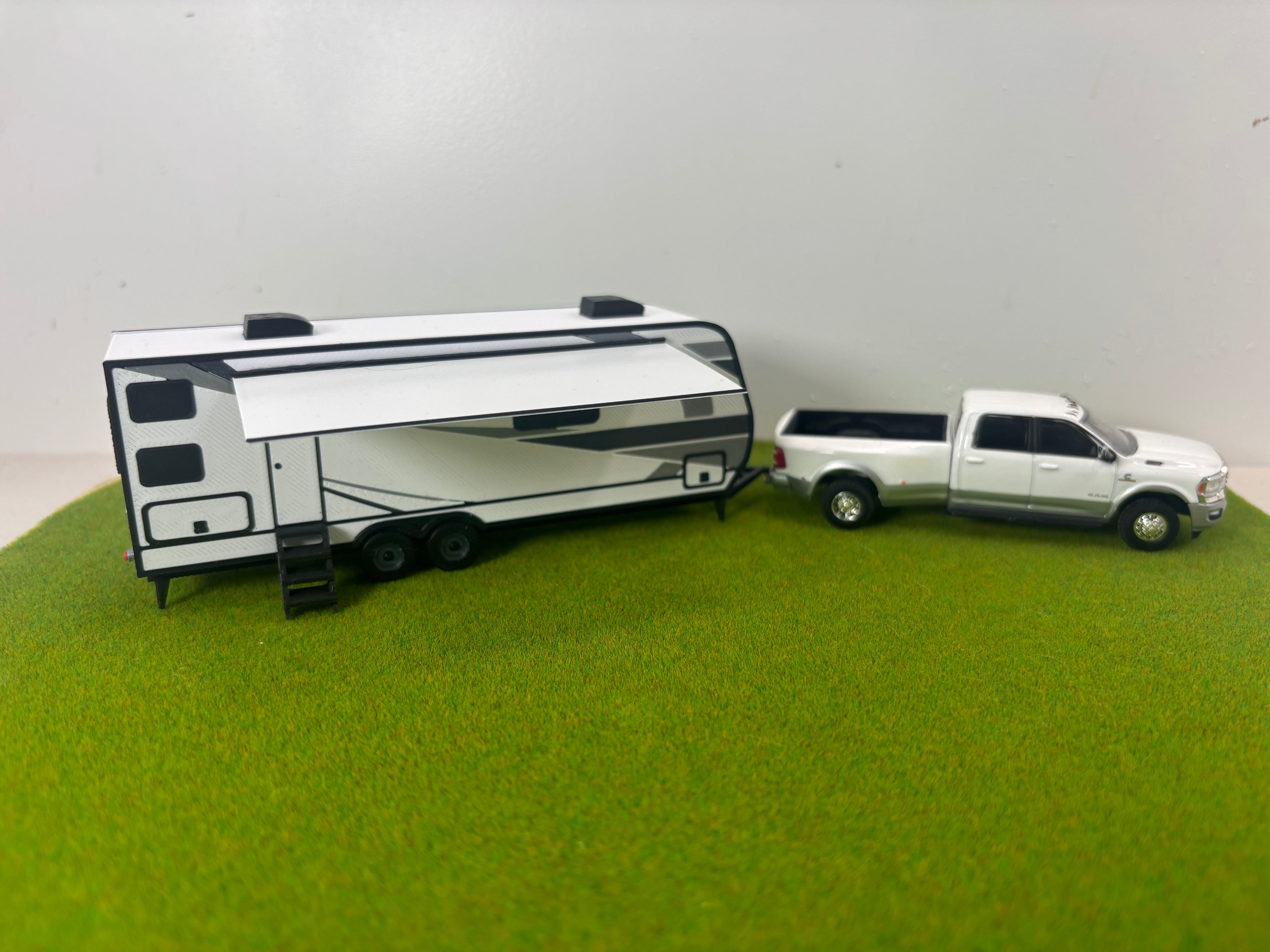 1/64 Scale Bumper Pull Camper
