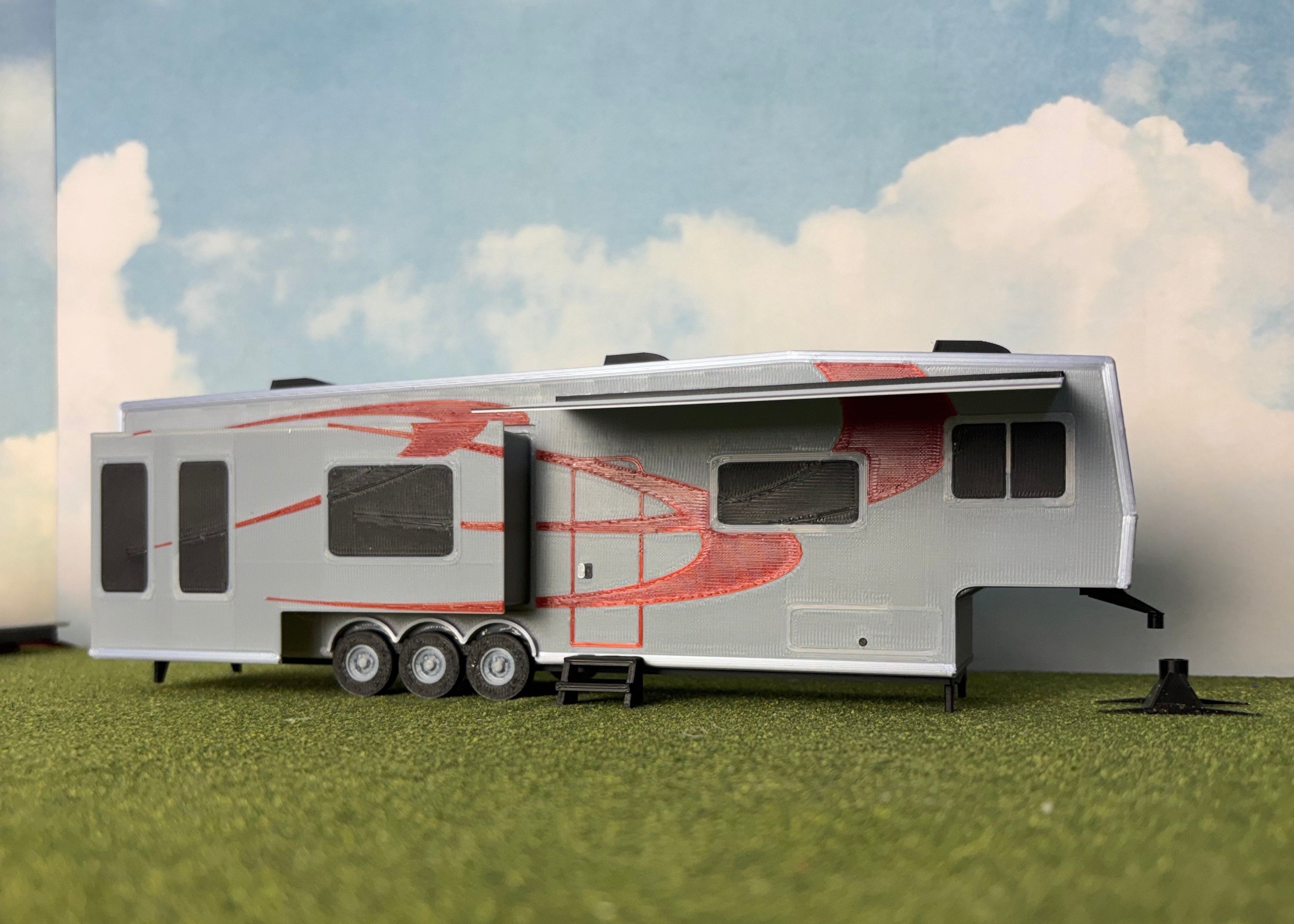 1/48 Scale 5th Wheel Camper Trailer (gray with red in color)