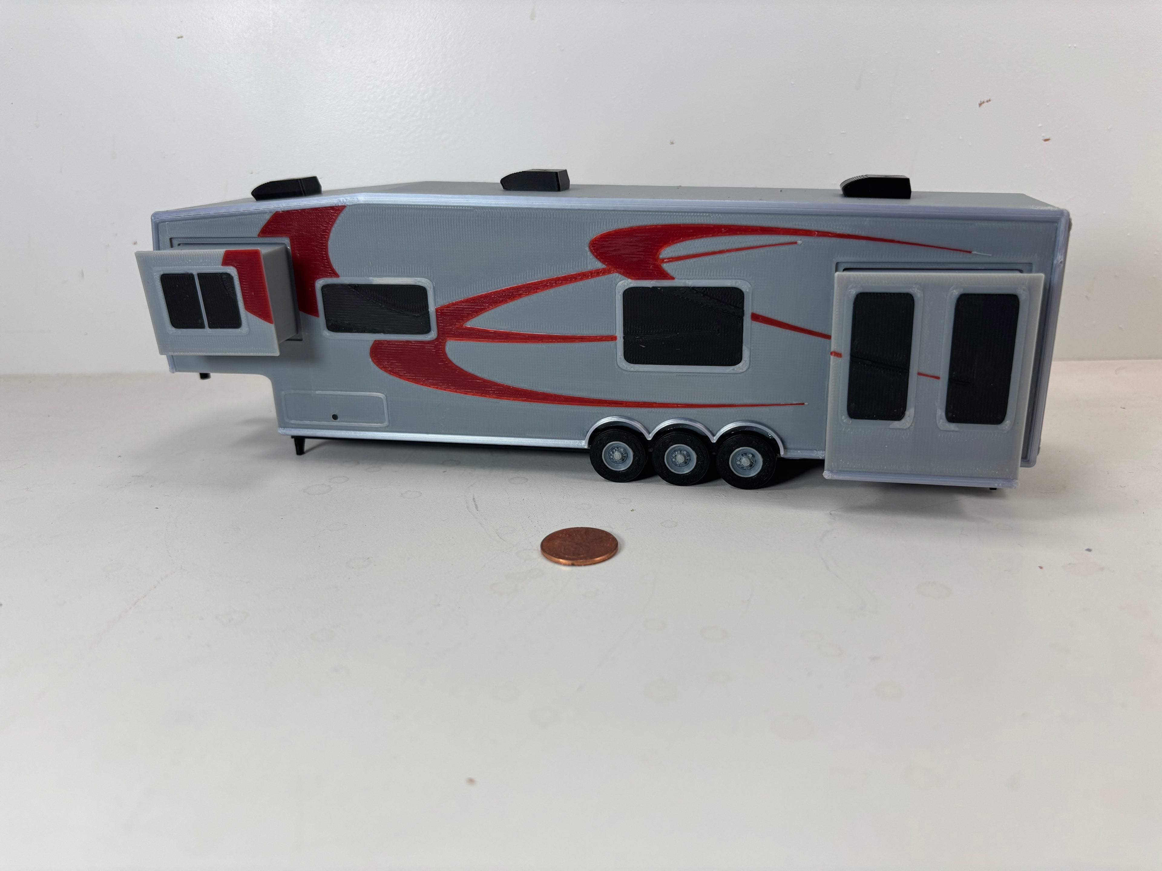 1/48 Scale 5th Wheel Camper Trailer (gray with red in color)
