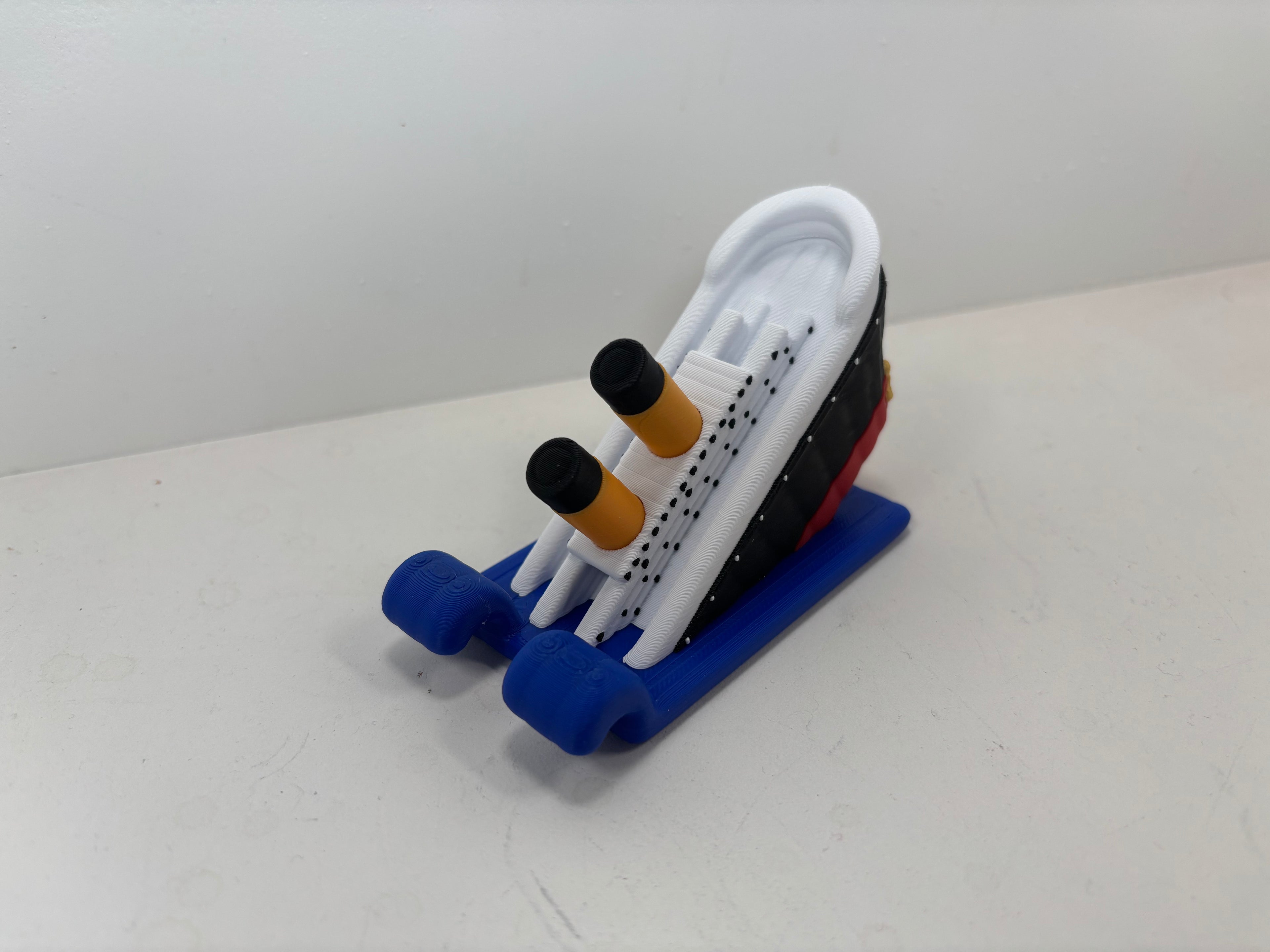 HO Scale Titanic Inflatable Slide