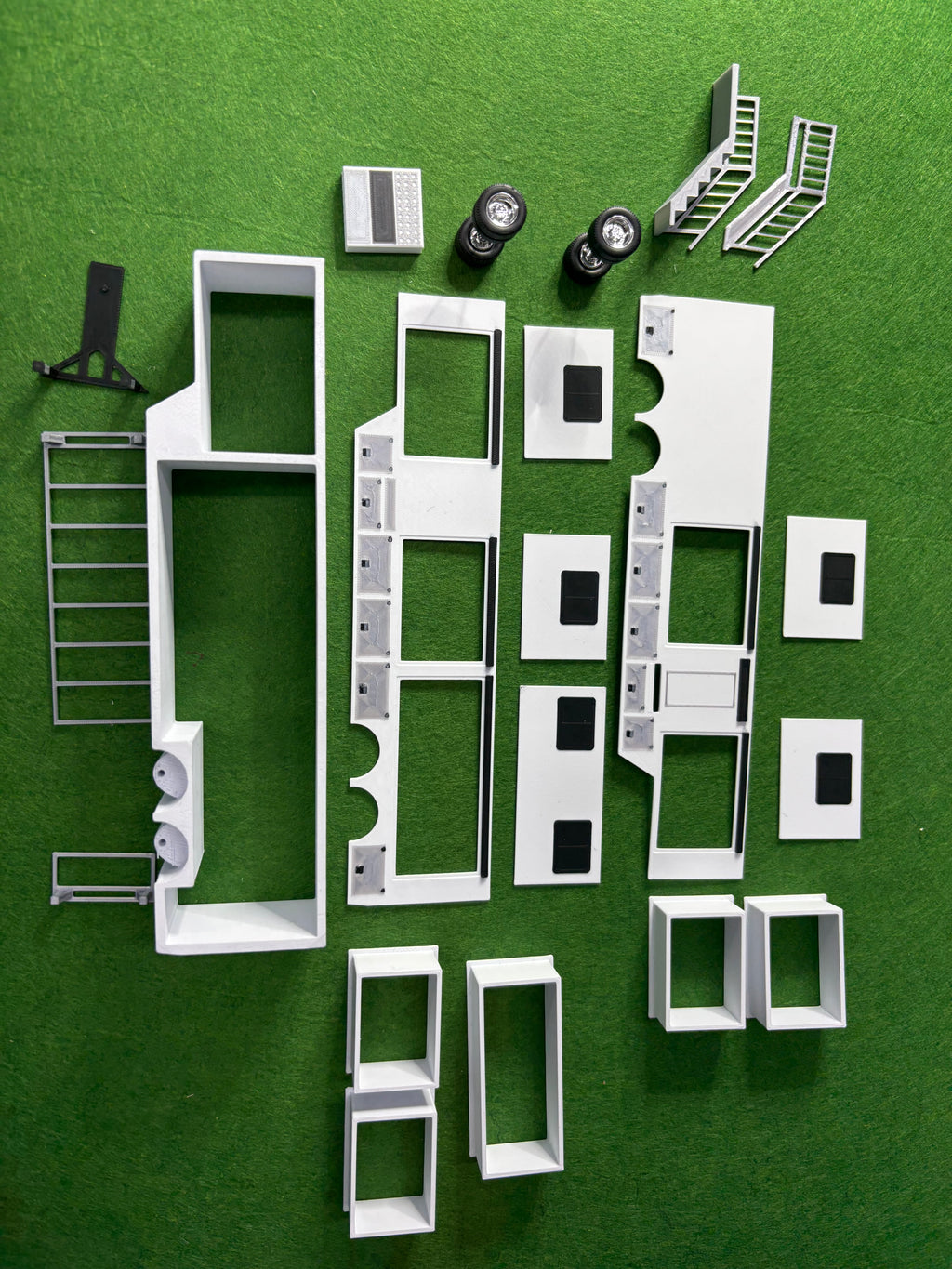 HO Scale Office Trailer (white)