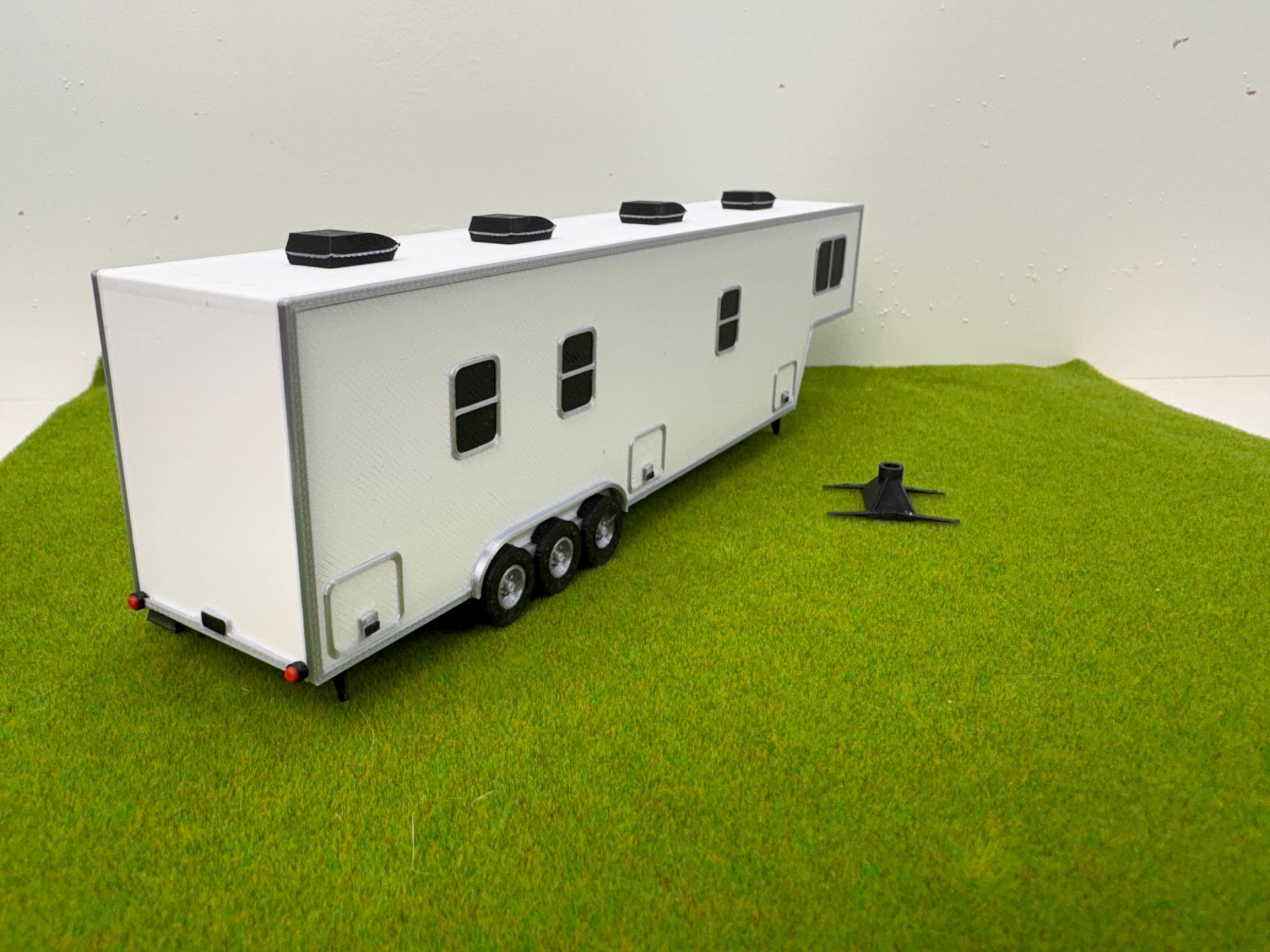 1/64 5th Wheel Bunkhouse Trailer Kit in color.