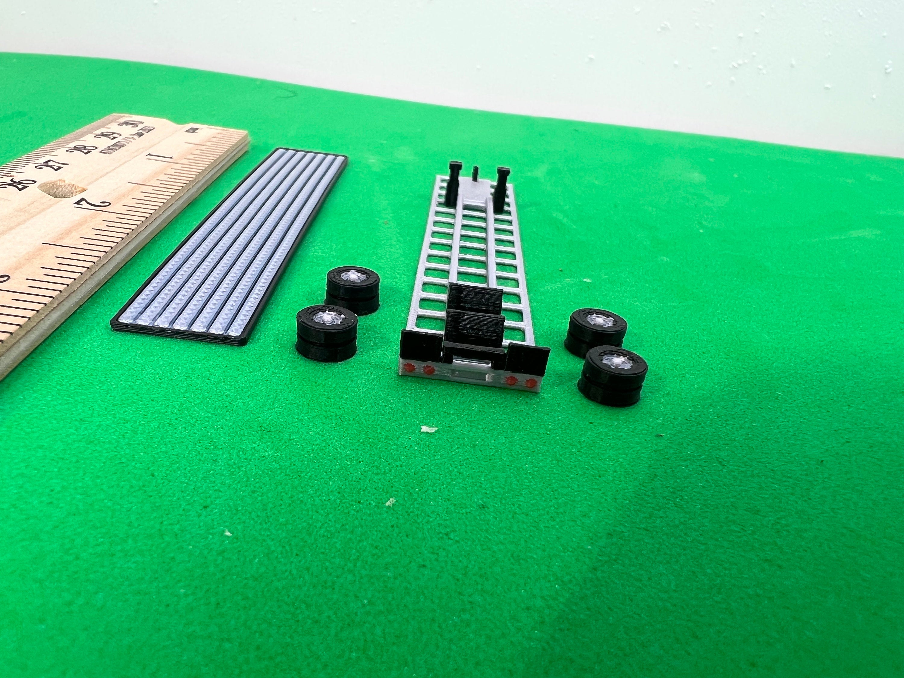 N Scale 53ft Flat Deck Trailer.