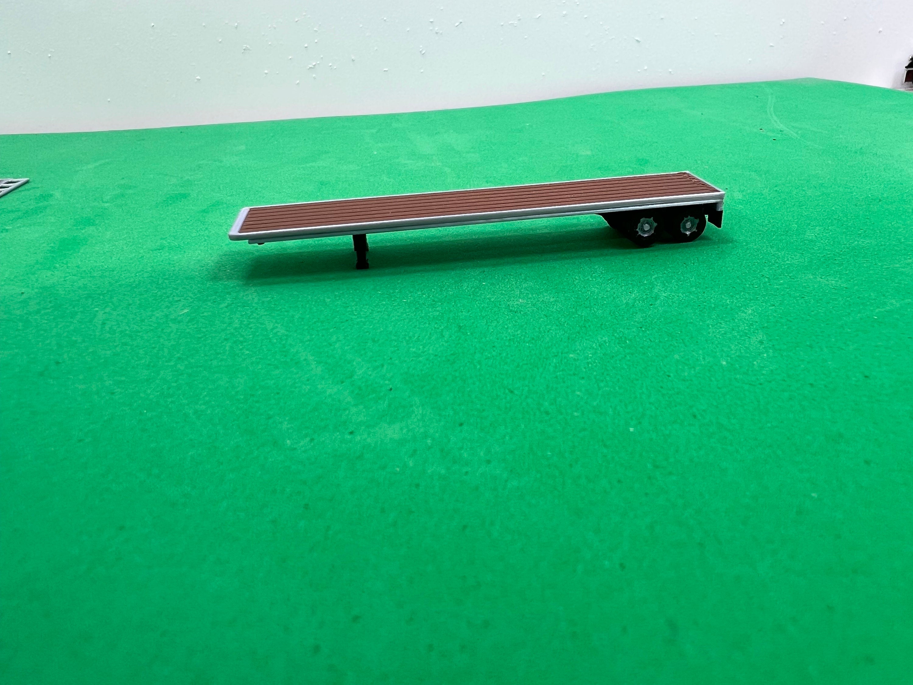 N Scale 53ft Flat Deck Trailer.