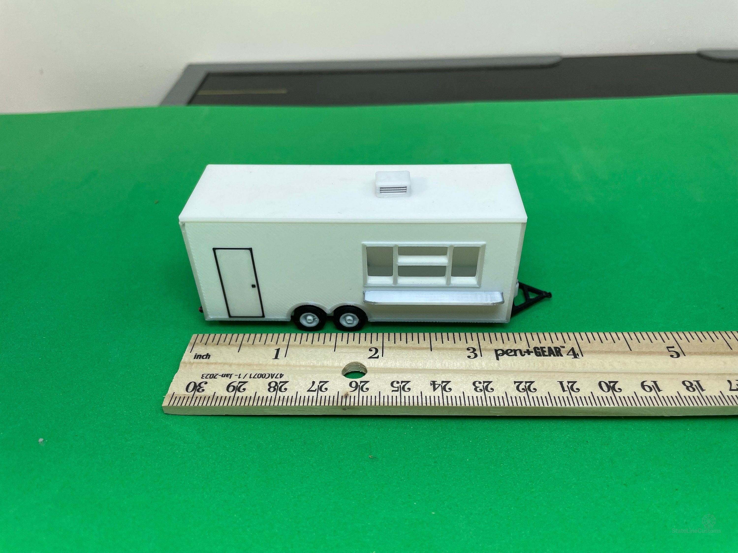 HO Scale White Food Trailer for Model Train Layouts and Dioramas