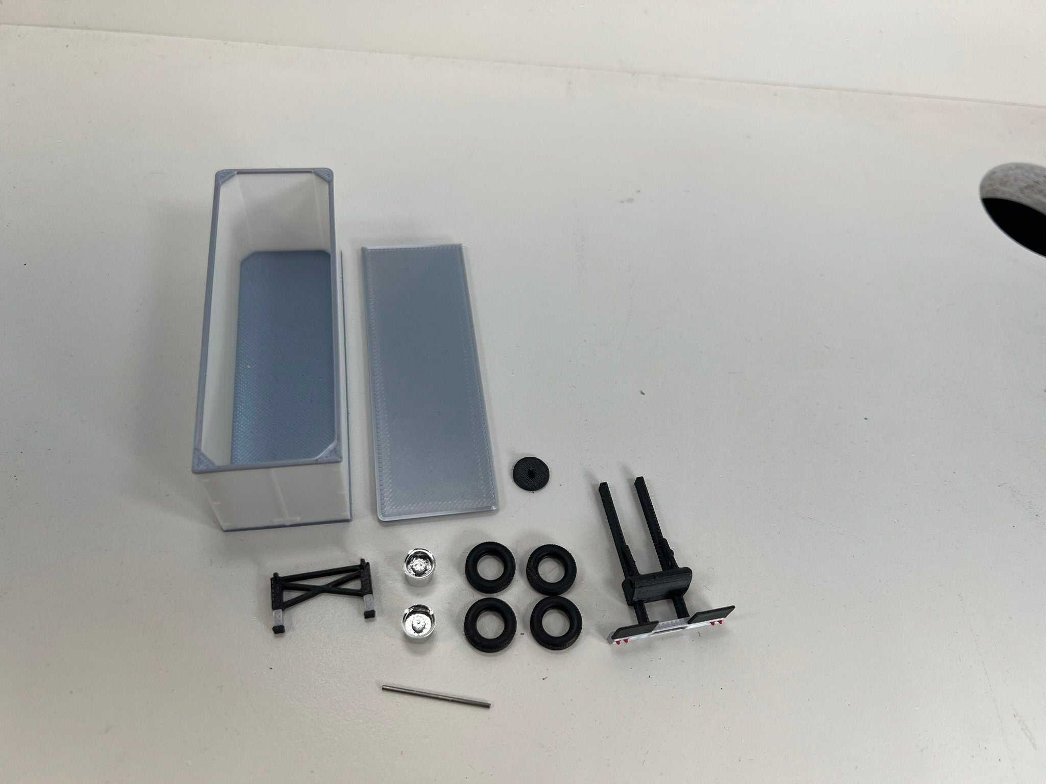 HO Scale PUP Trailer Kit.