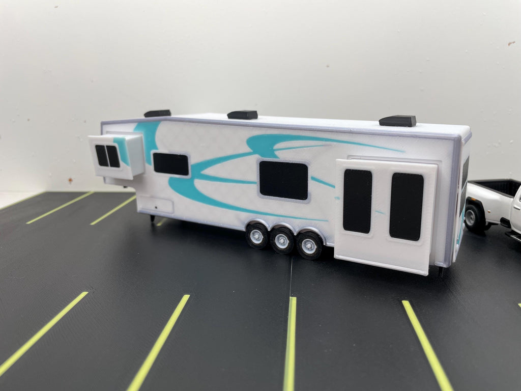 1/64 5th Wheel Camper Trailer for Model Layouts and Dioramas white trailer