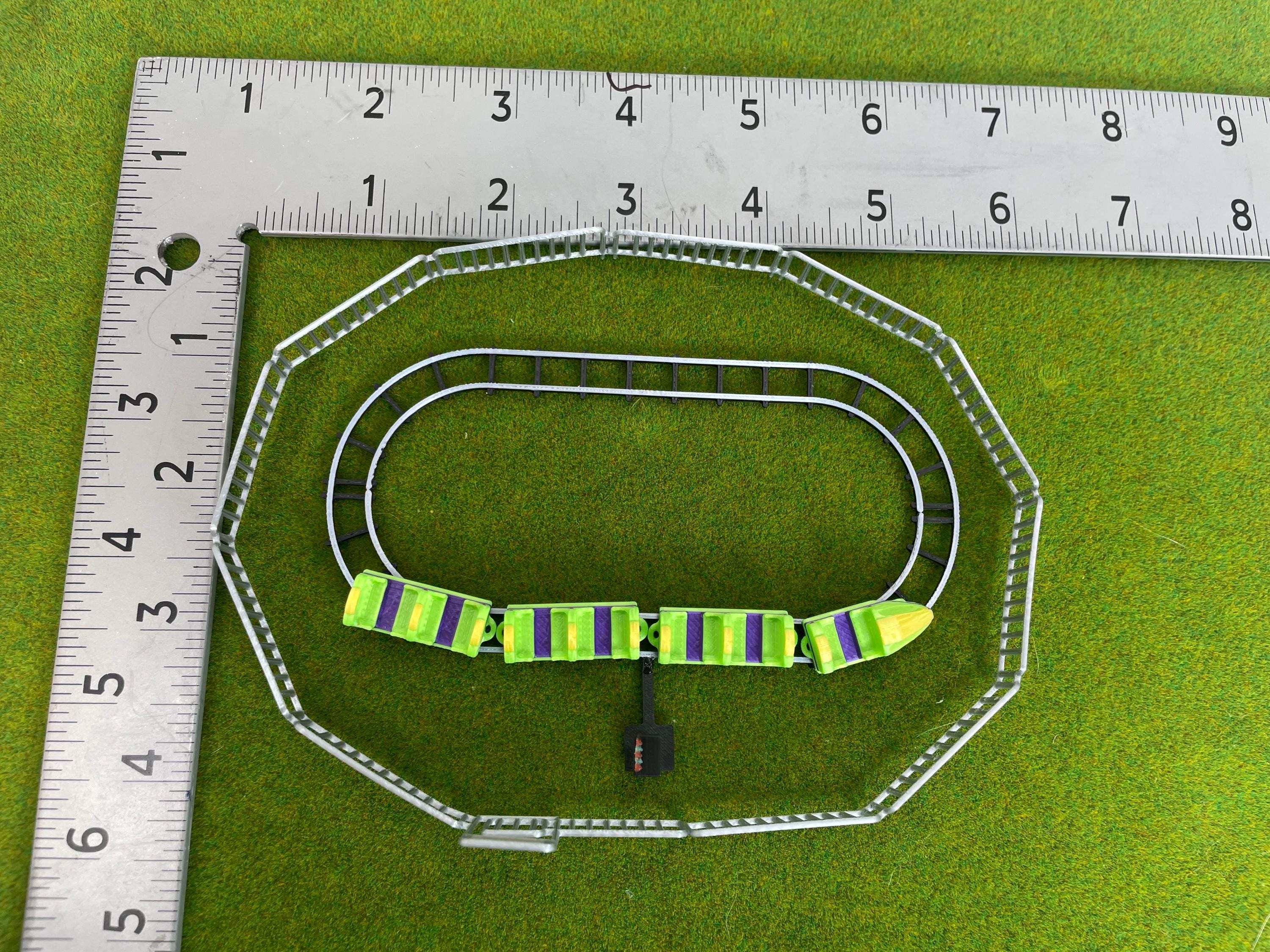 HO Scale Kiddie Jet Train Ride for Model Train Layouts and Dioramas Kit 1/87