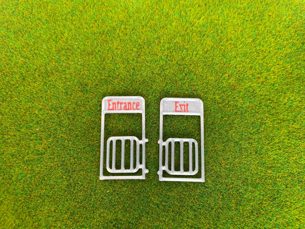 HO Scale fence/gates in color.