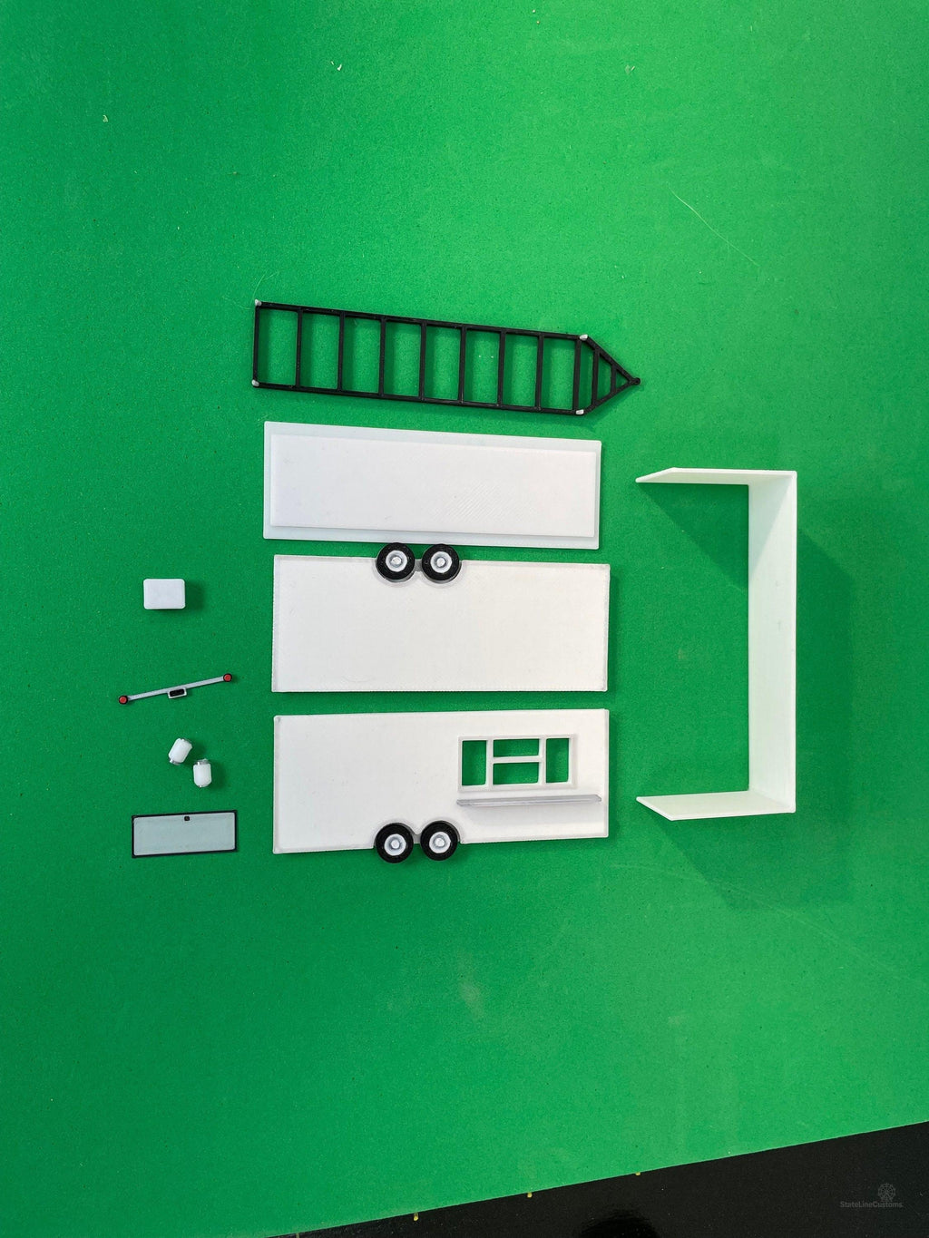 HO Scale White Food Trailer for Model Train Layouts and Dioramas