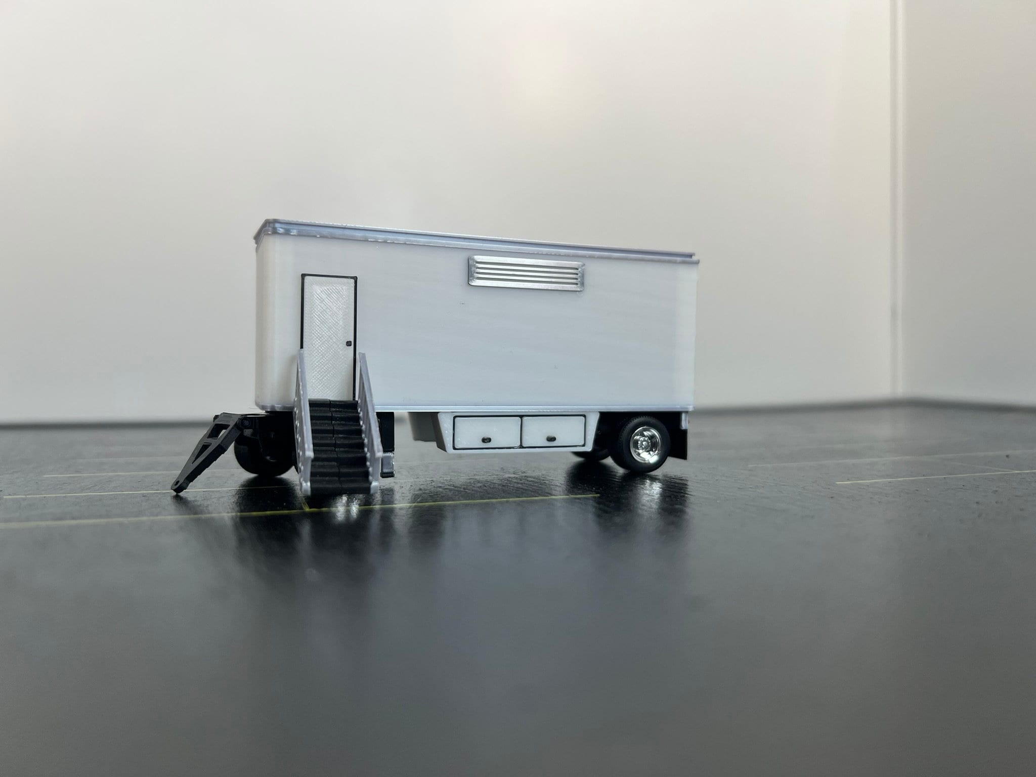 Ho Scale PUP Trailer Office/Generator.