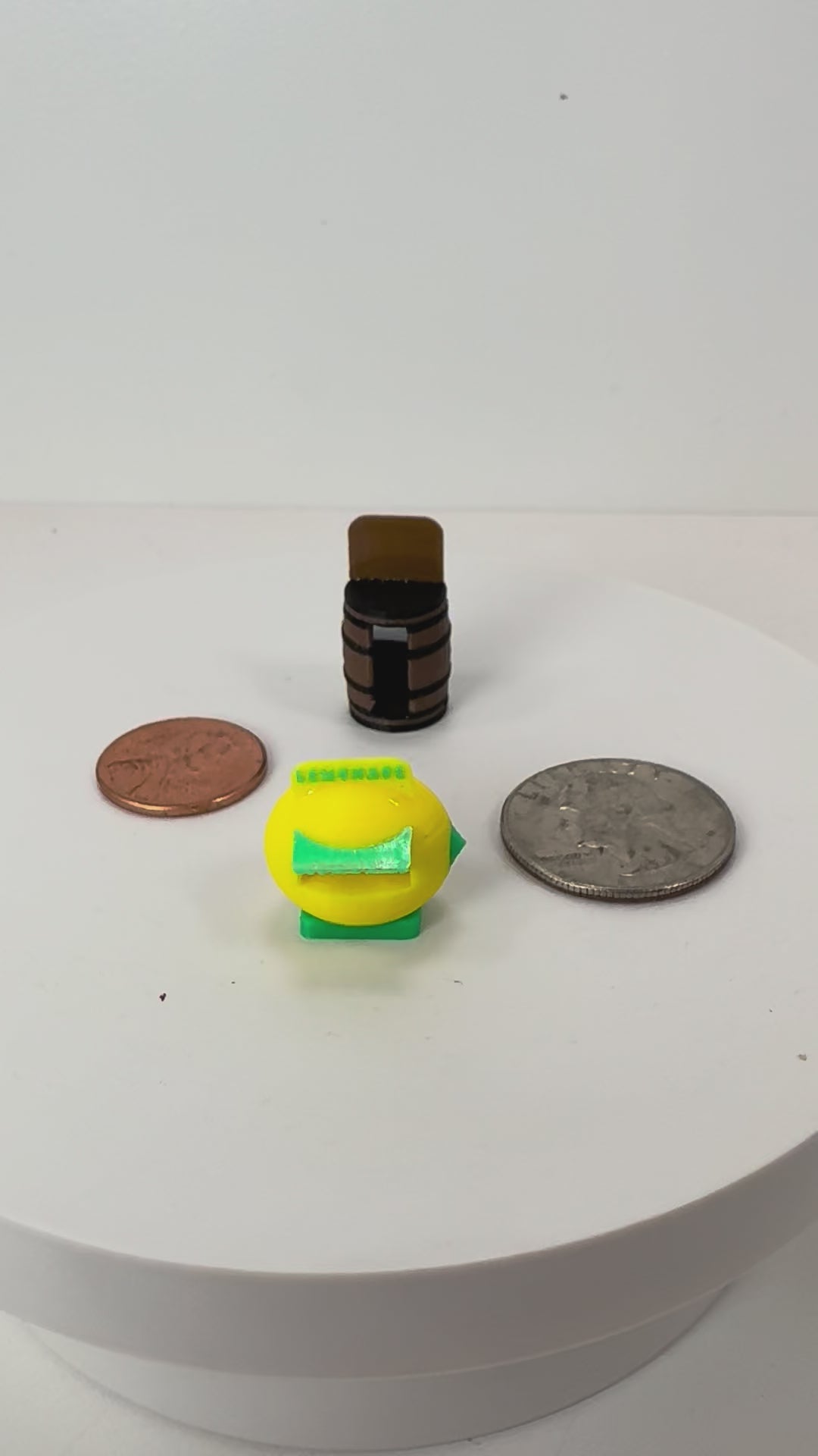 N Scale Root Beer & Lemonade Stands (2 pack, one of each)